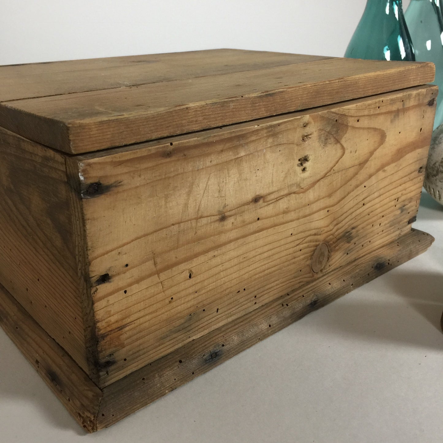 Trälåda med lock - rått och gott