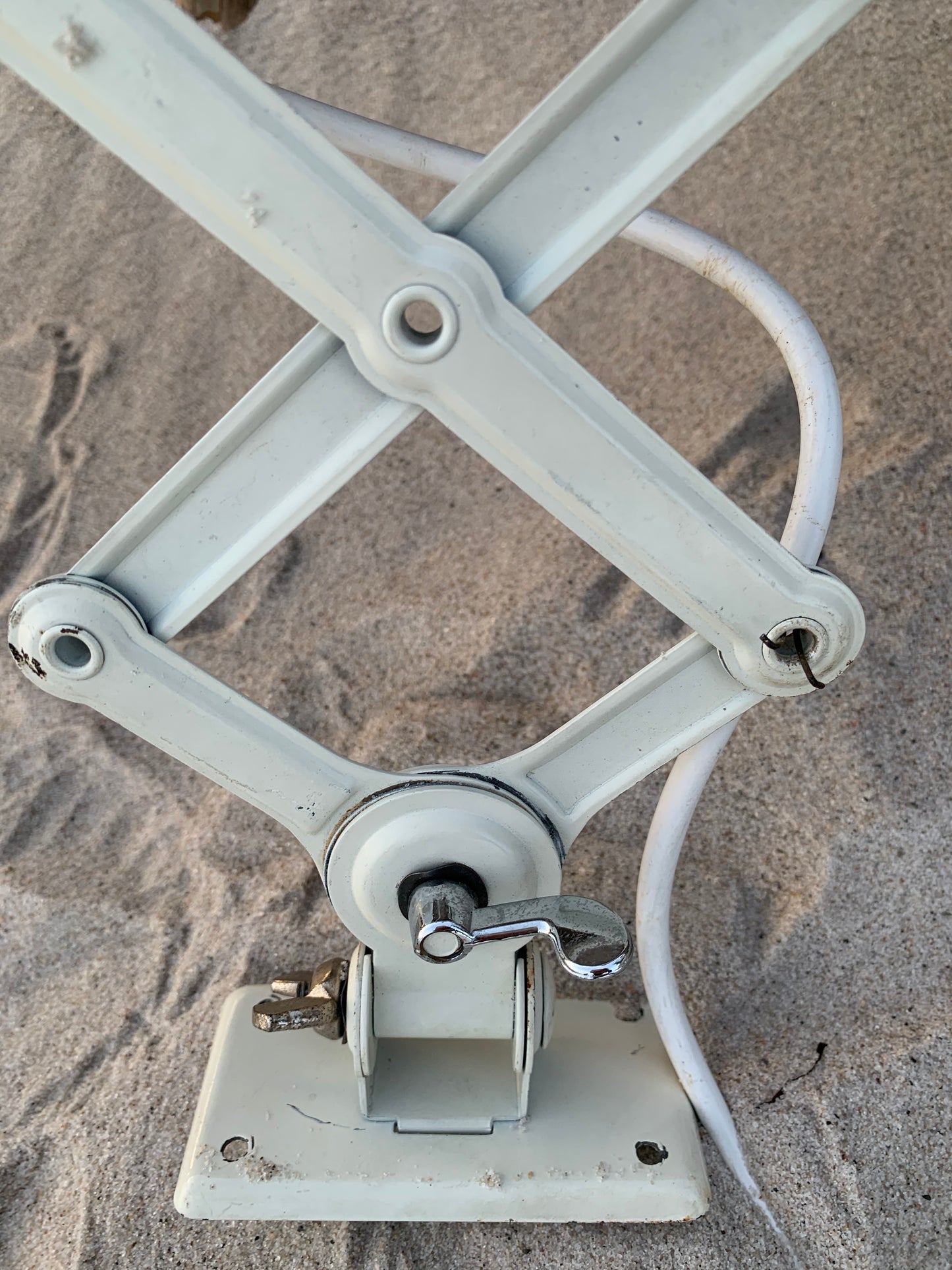 Kaiser Idell 6718 saxlampa - Vit