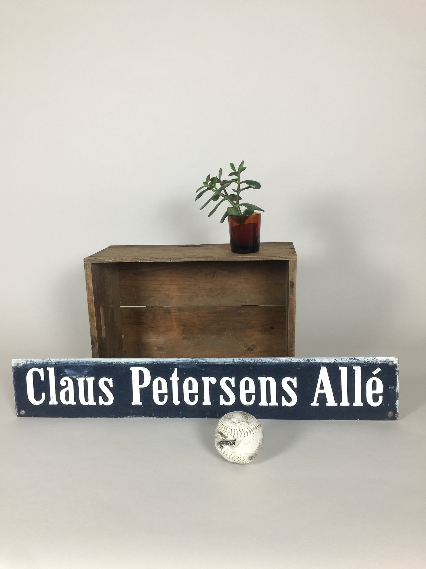 Vägskylt Claus Petersens Allé