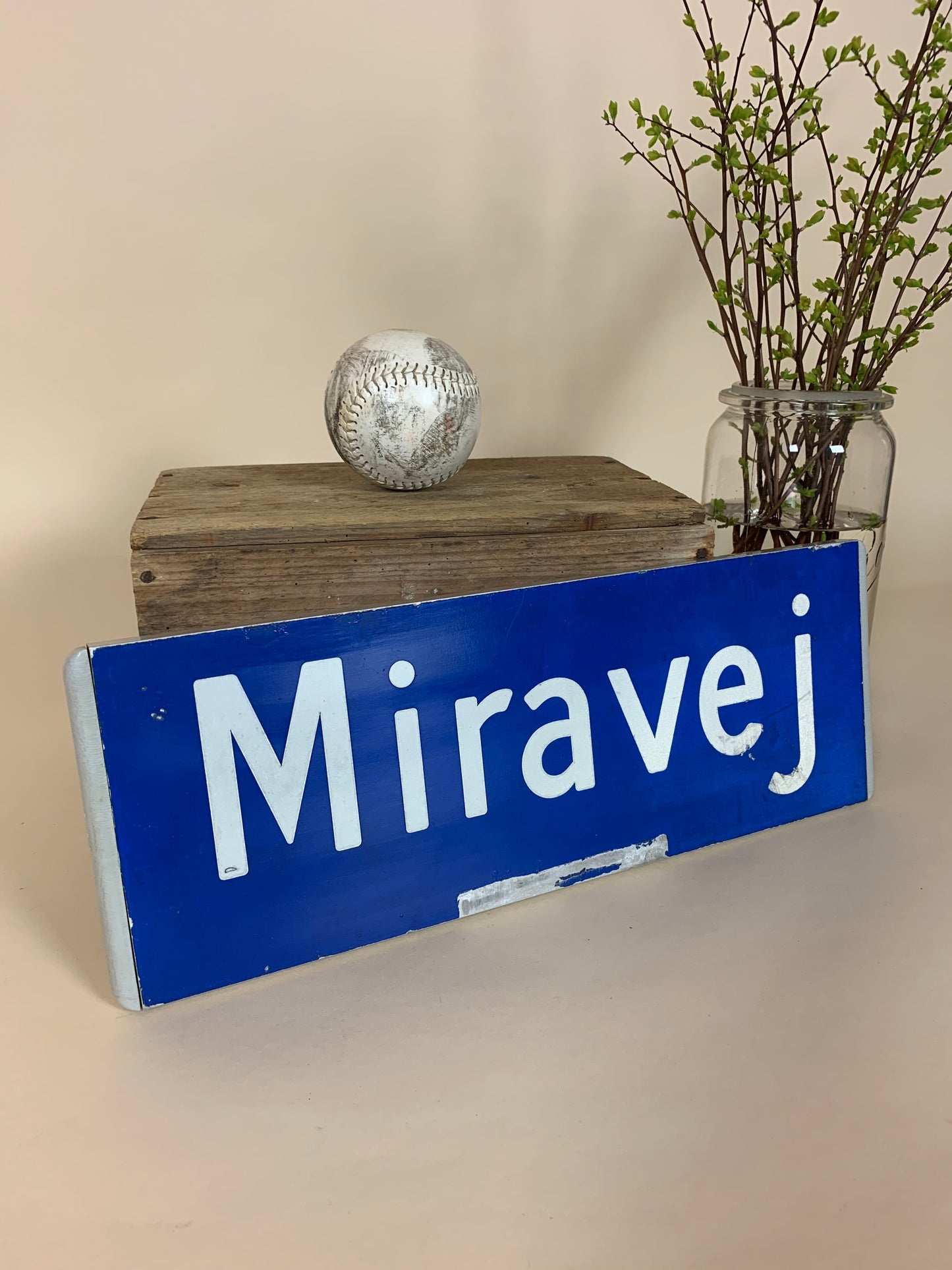 Vägskylt - Miravej
