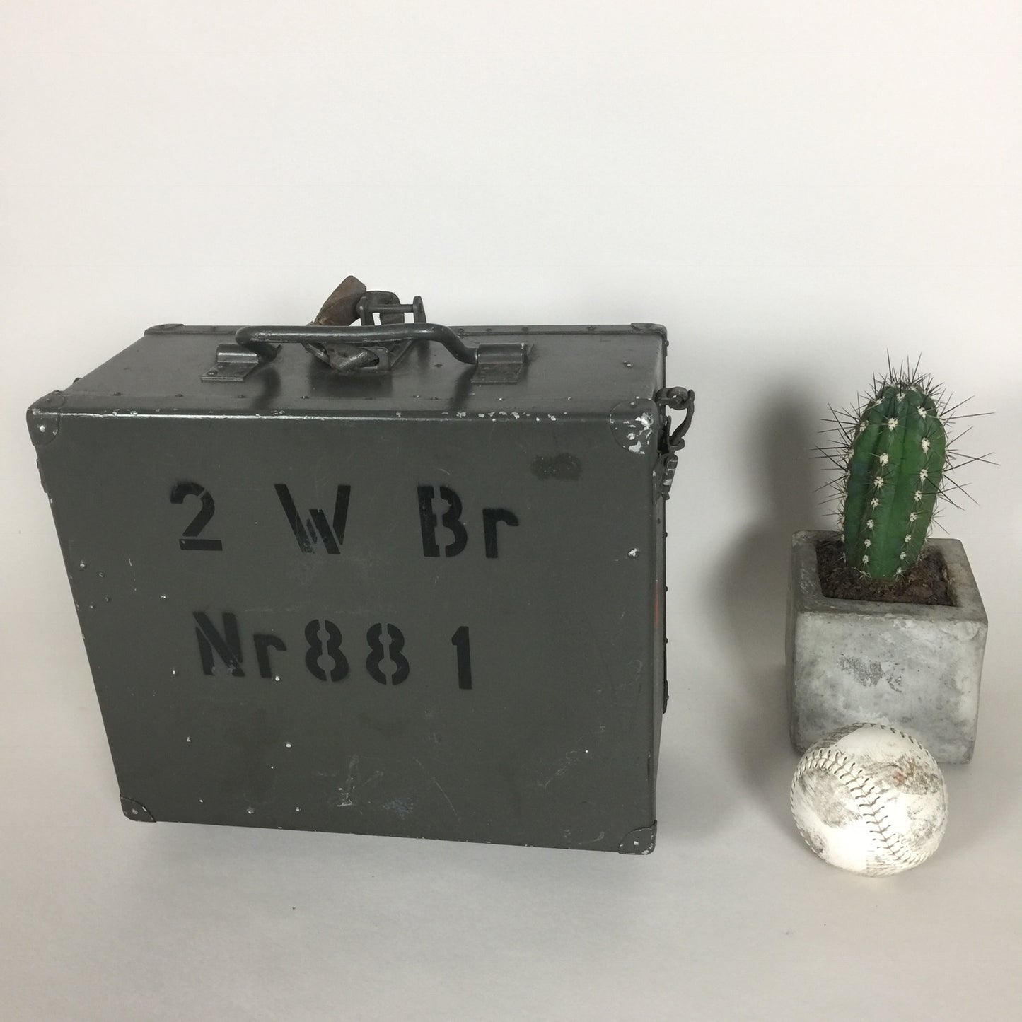 Rå och läcker militärlåda