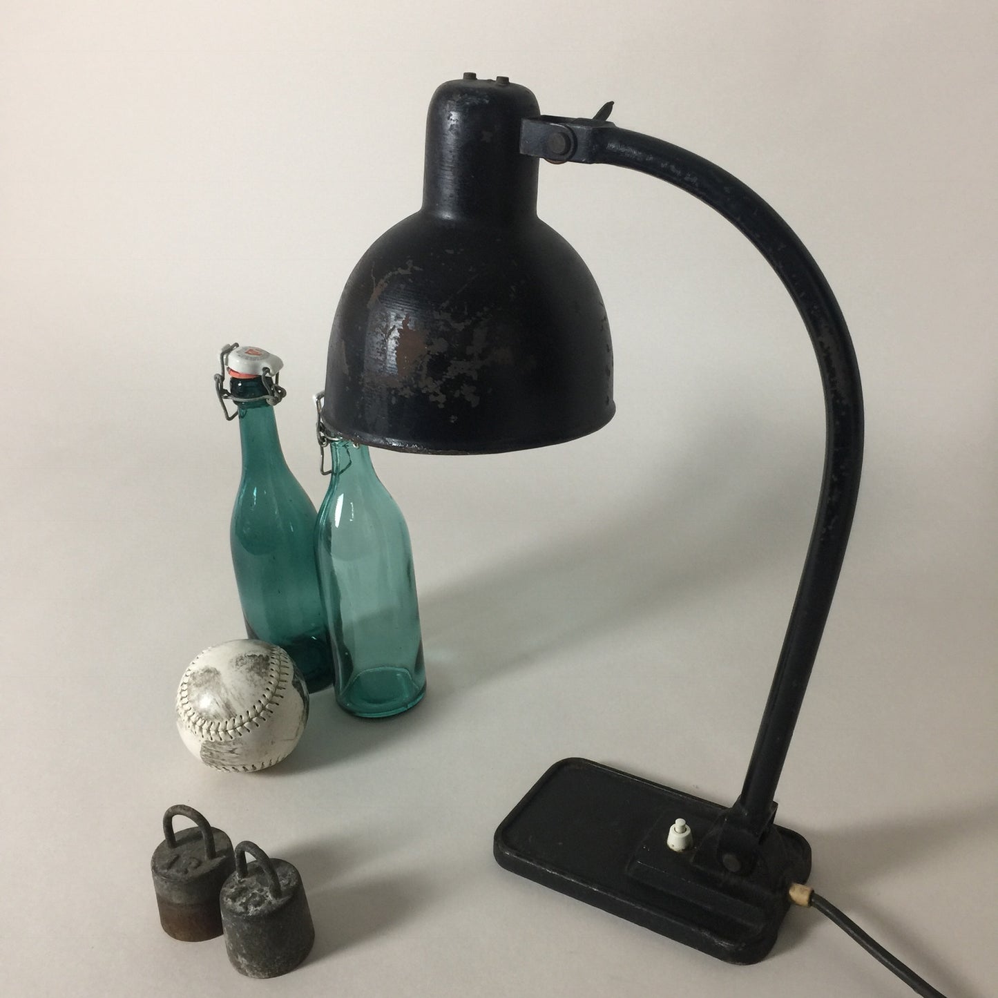 Läckert Bauhaus med vacker patina