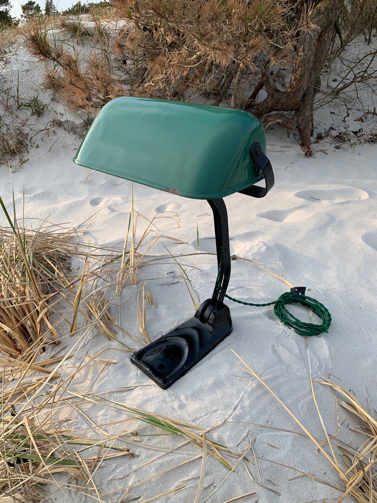 Notariuslampa med grön emaljskärm