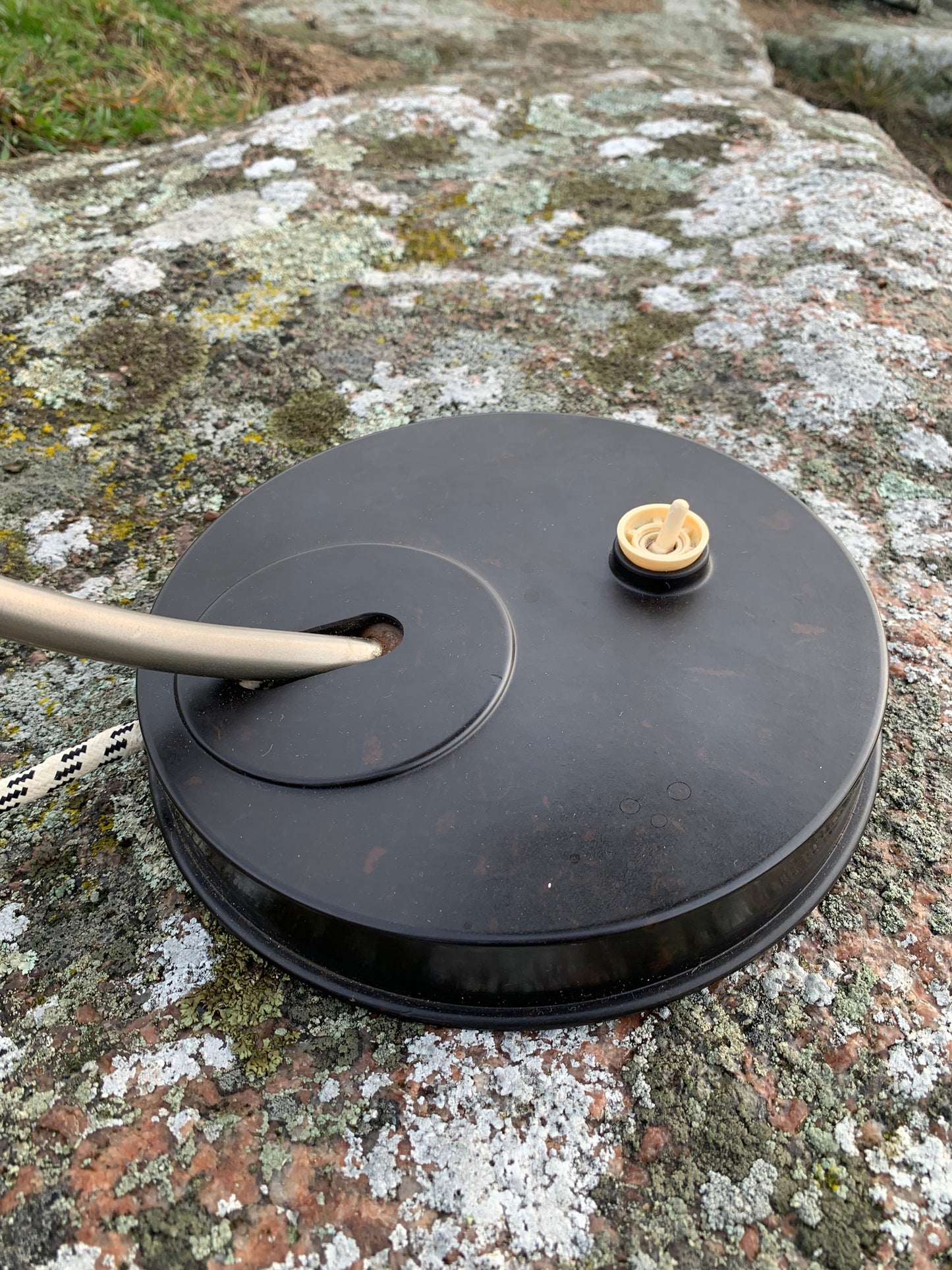 Helion vintage lampa i bakelit