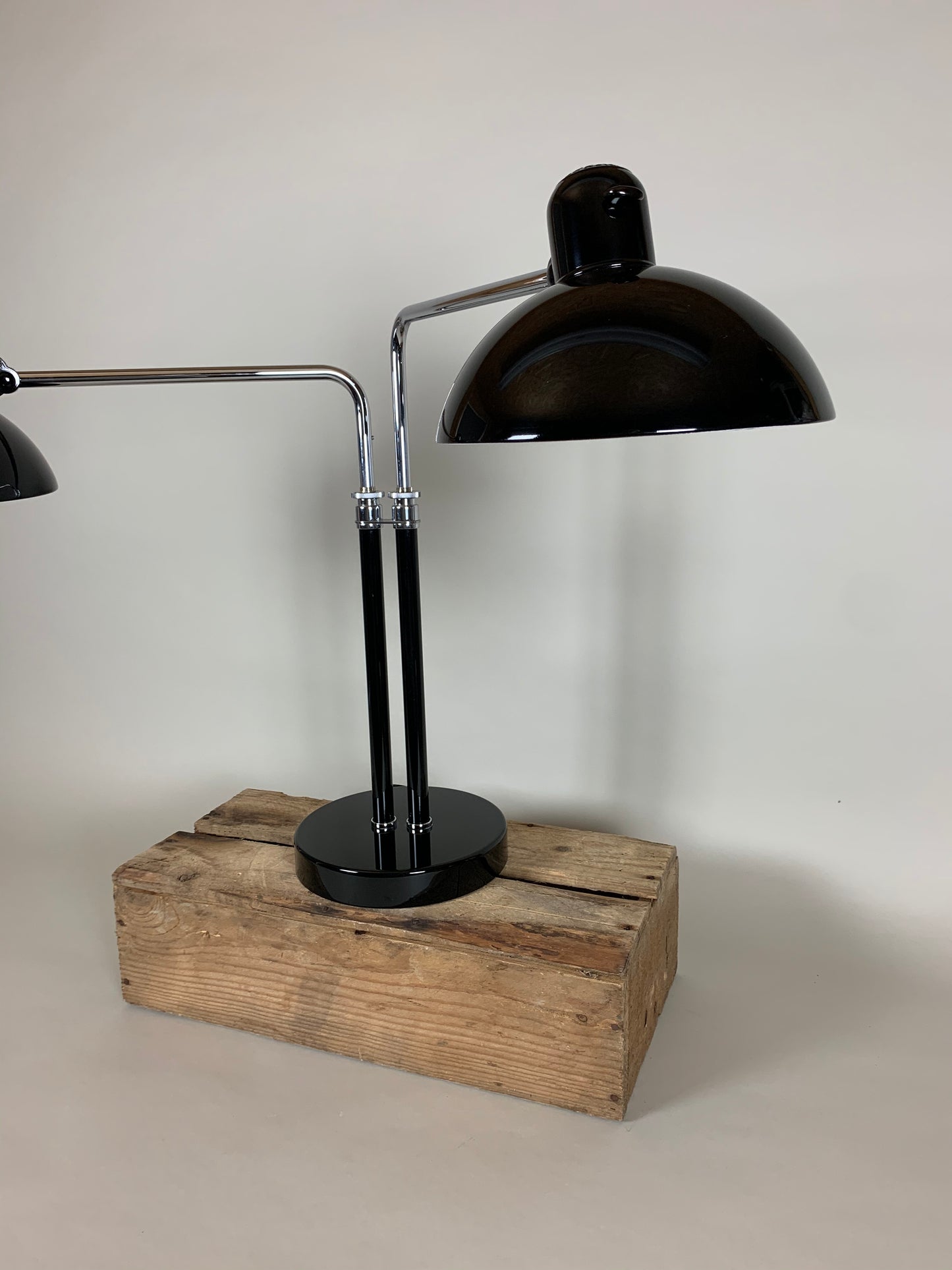 Kaiser Idell 6580 - Dubbel bordslampa