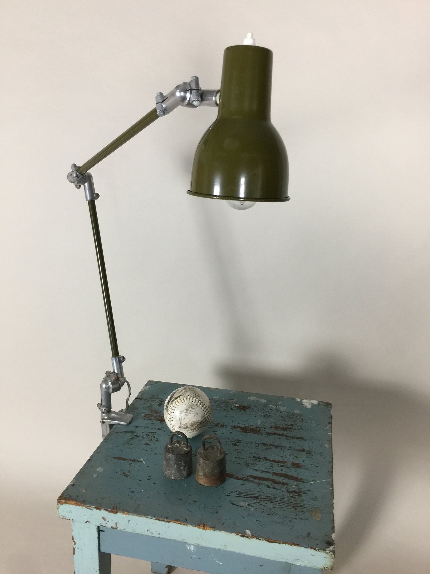Industriell Rijo arkitektlampa i armégrönt