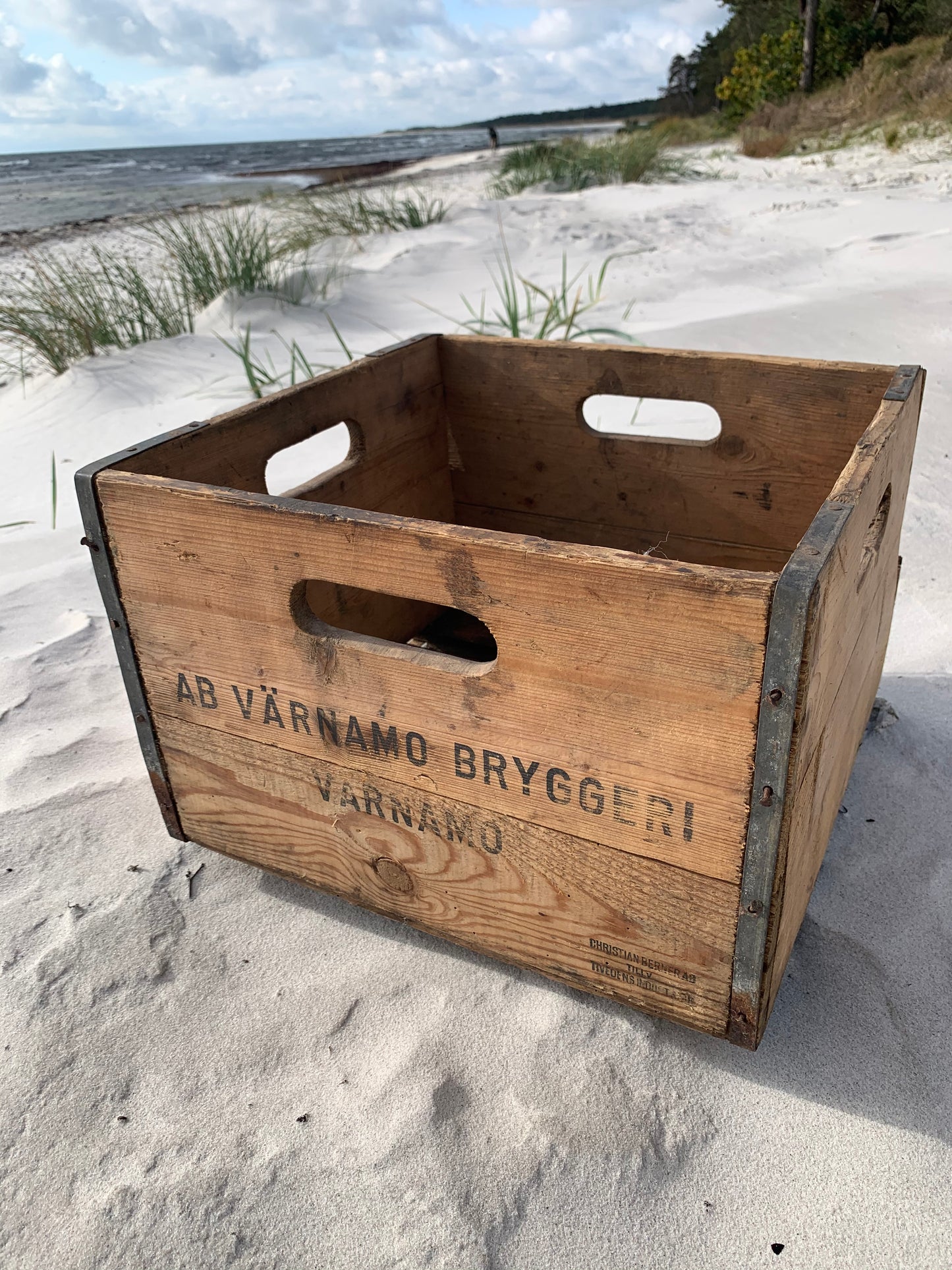 Vacker och patinerad trälåda från Vämamo bryggeri