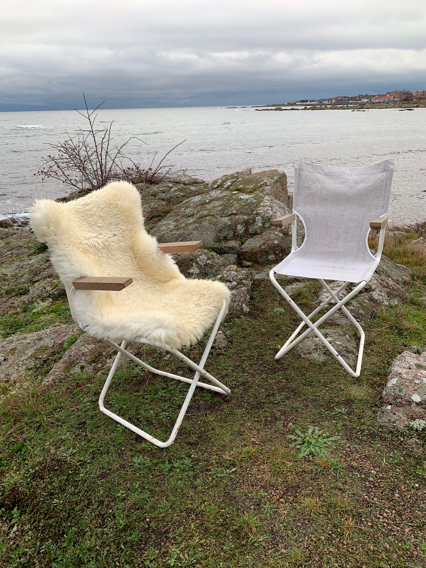 Fällstol med armstöd i teak - säljs styckvis (pris är per styck)