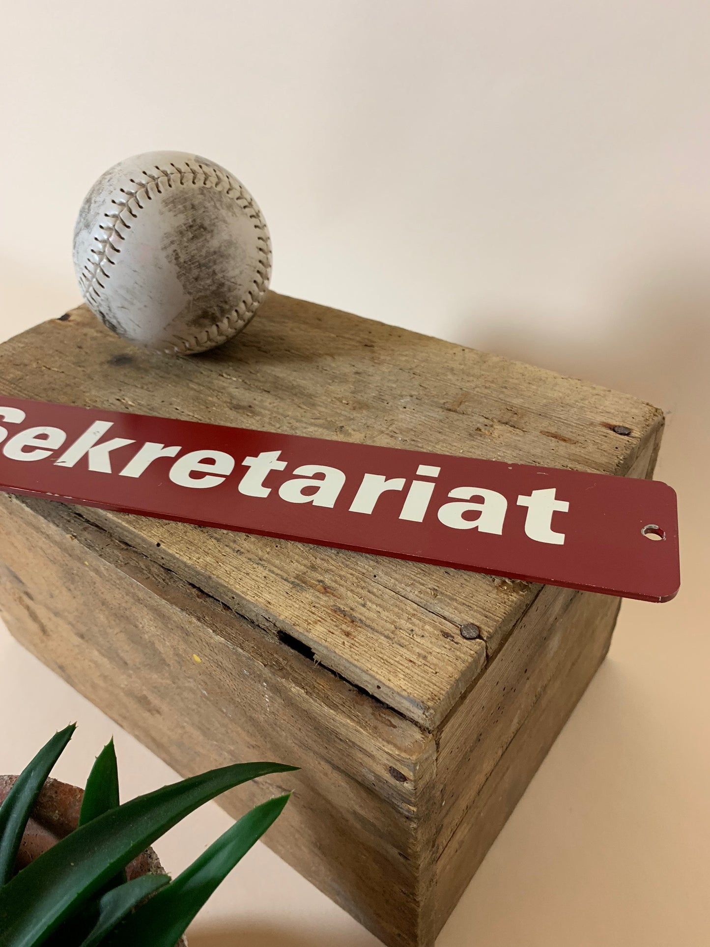 Rolig skylt - sekretariat
