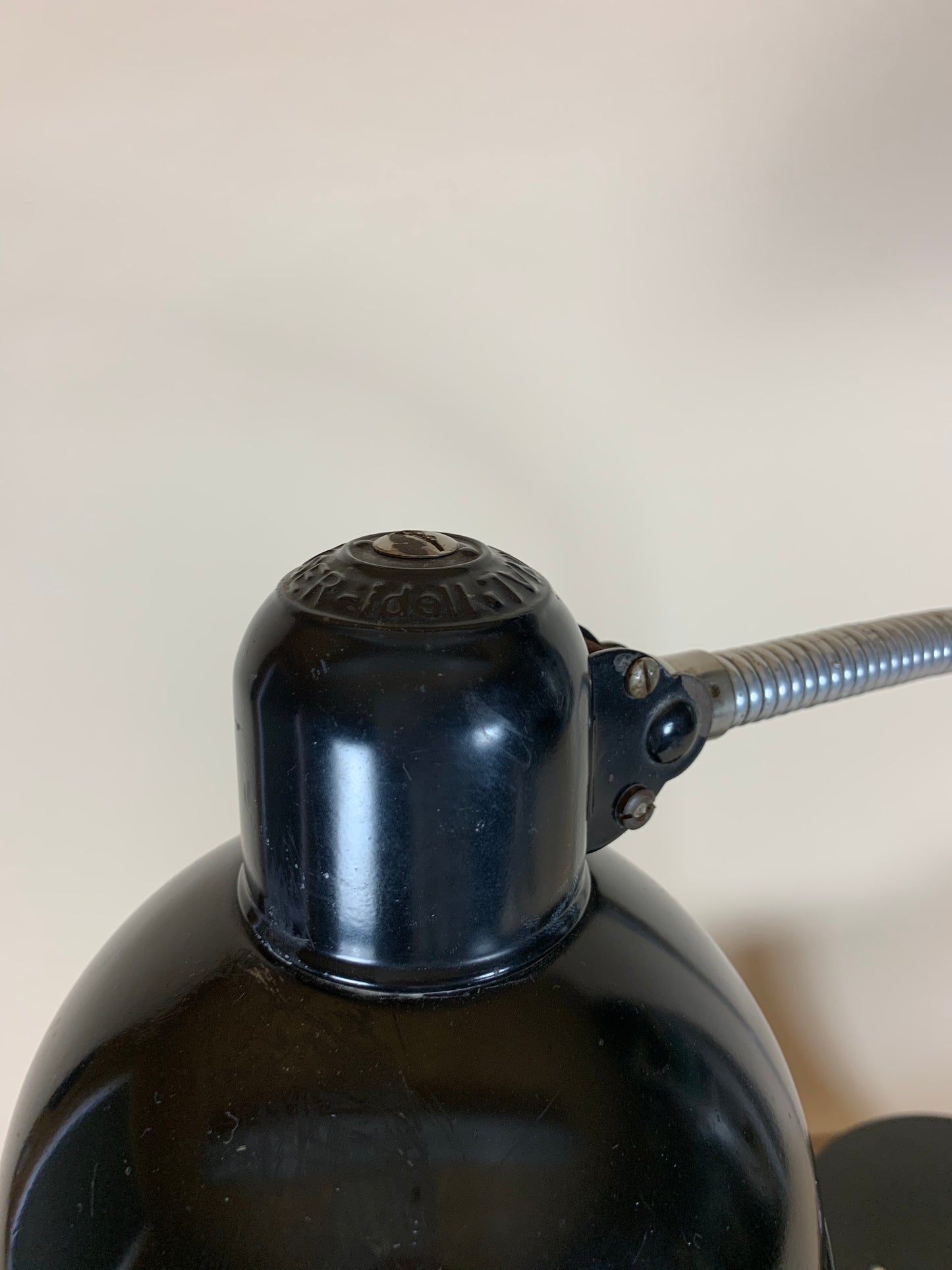 Kaiser Idell 6561 bordslampa