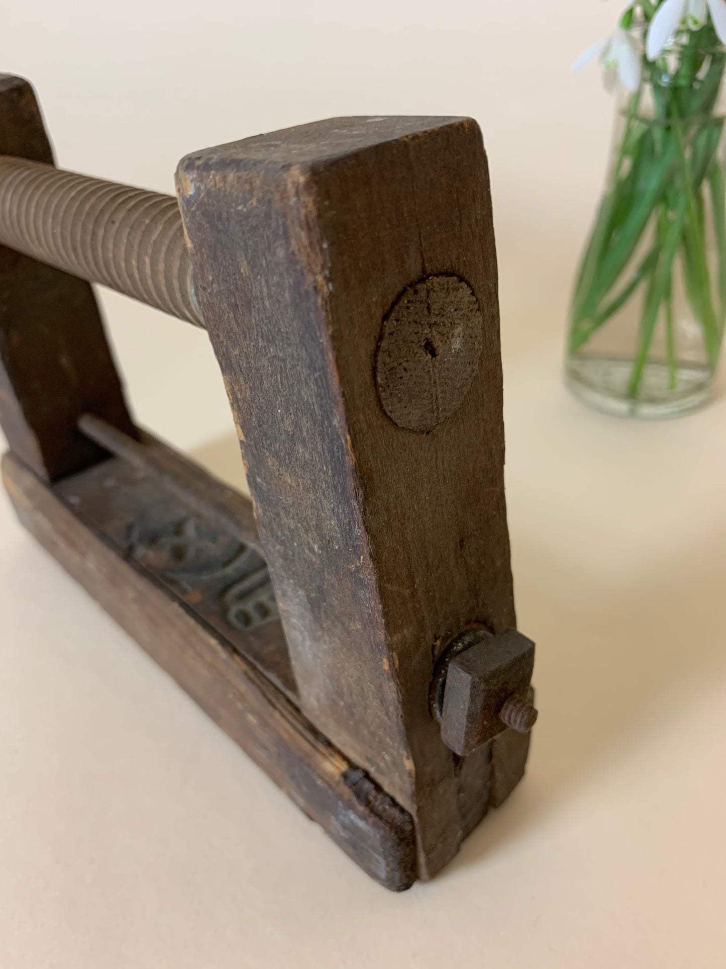 Skruvklämma med vackra detaljer