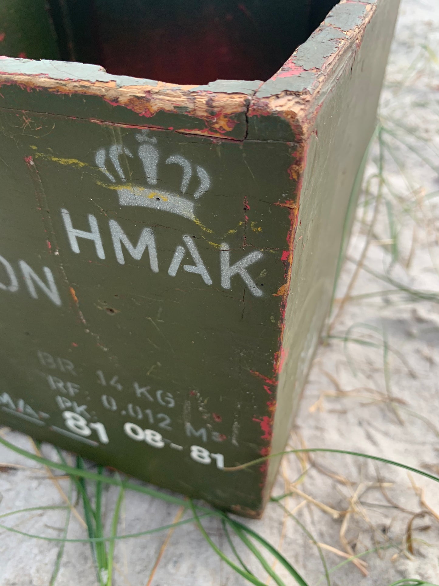 Ammunitionsväska med läderremmar