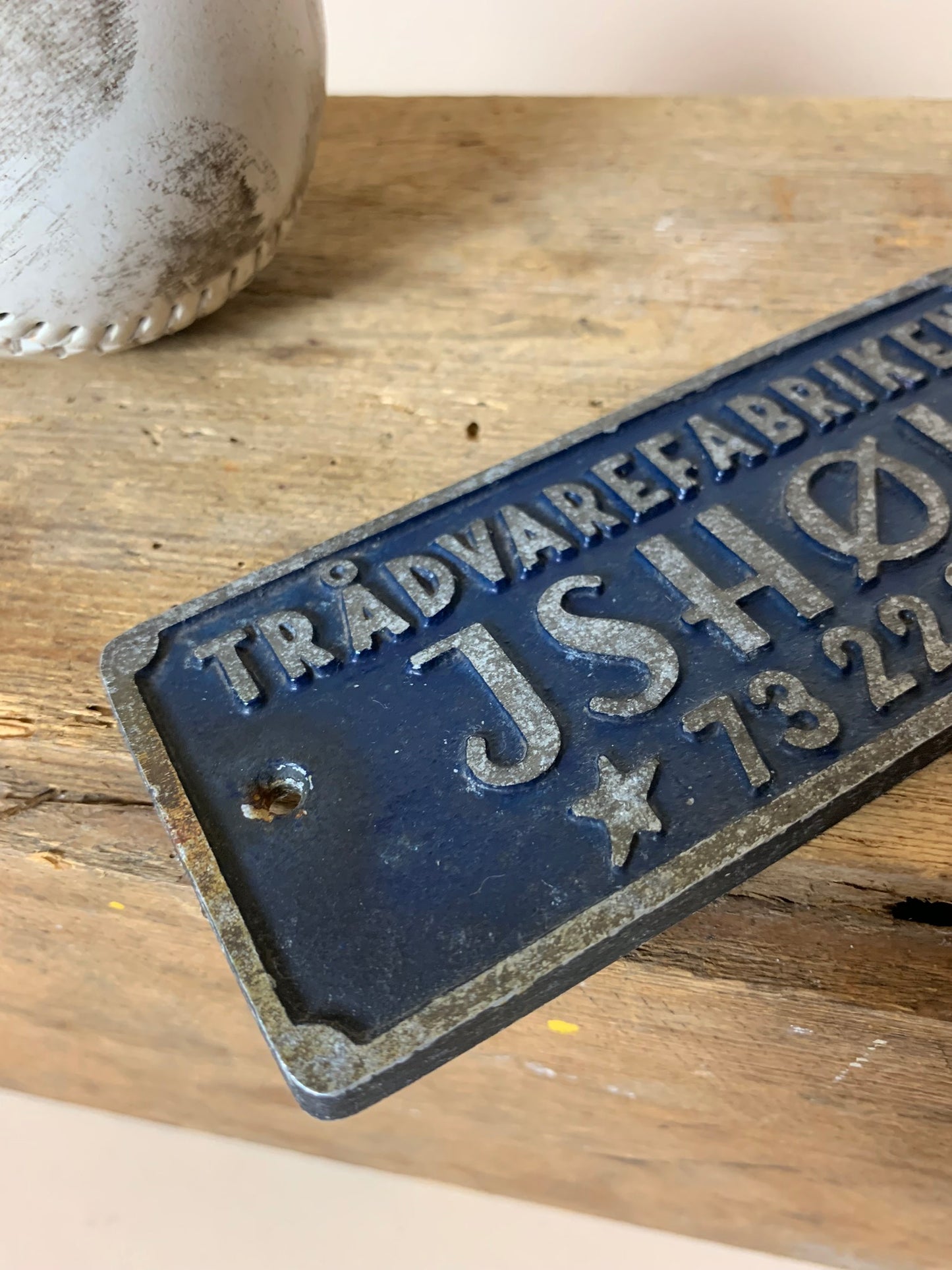 Skild från trådvarufabriken Ishøj