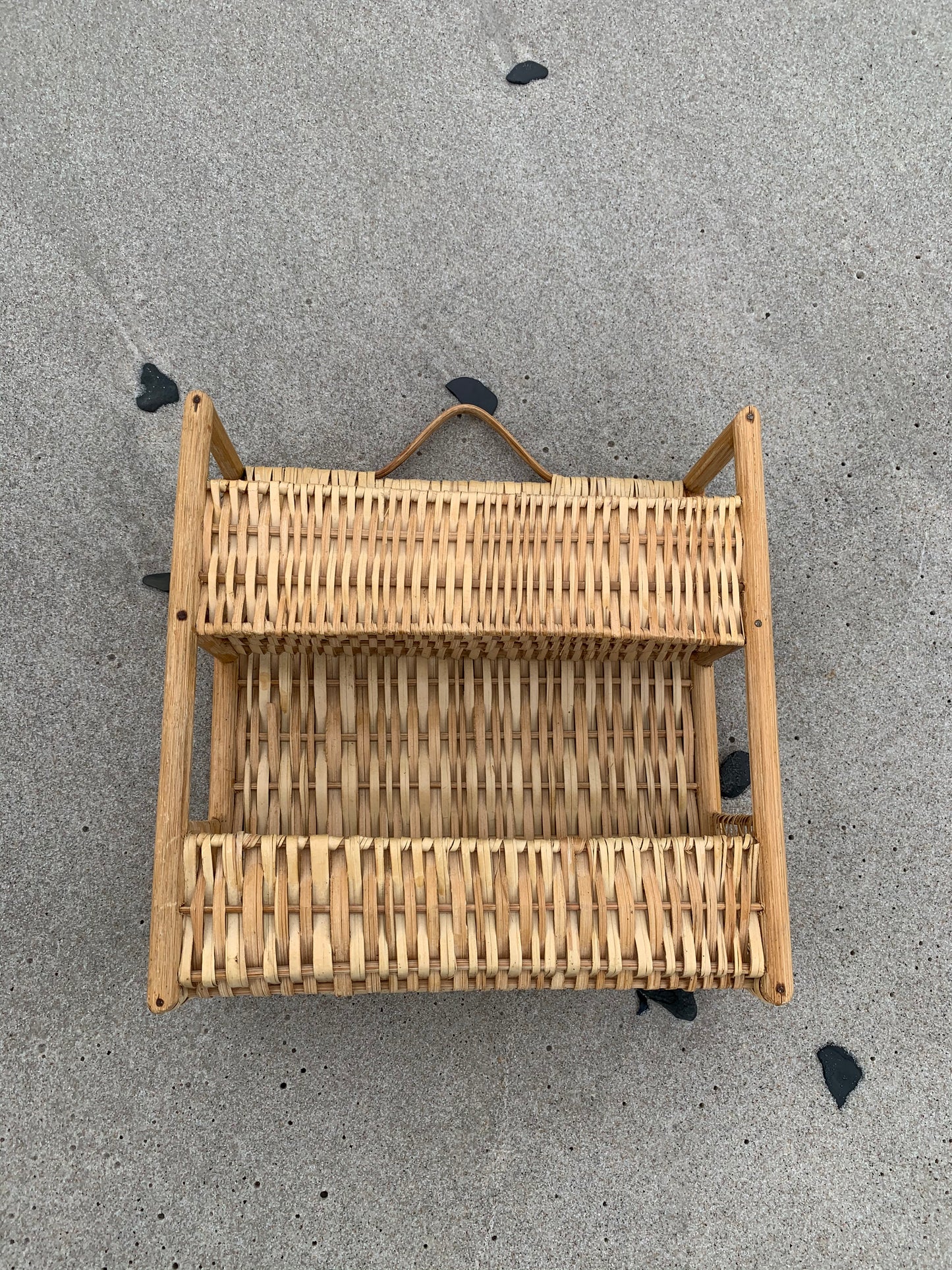 Böjd upphängning med hyllplan