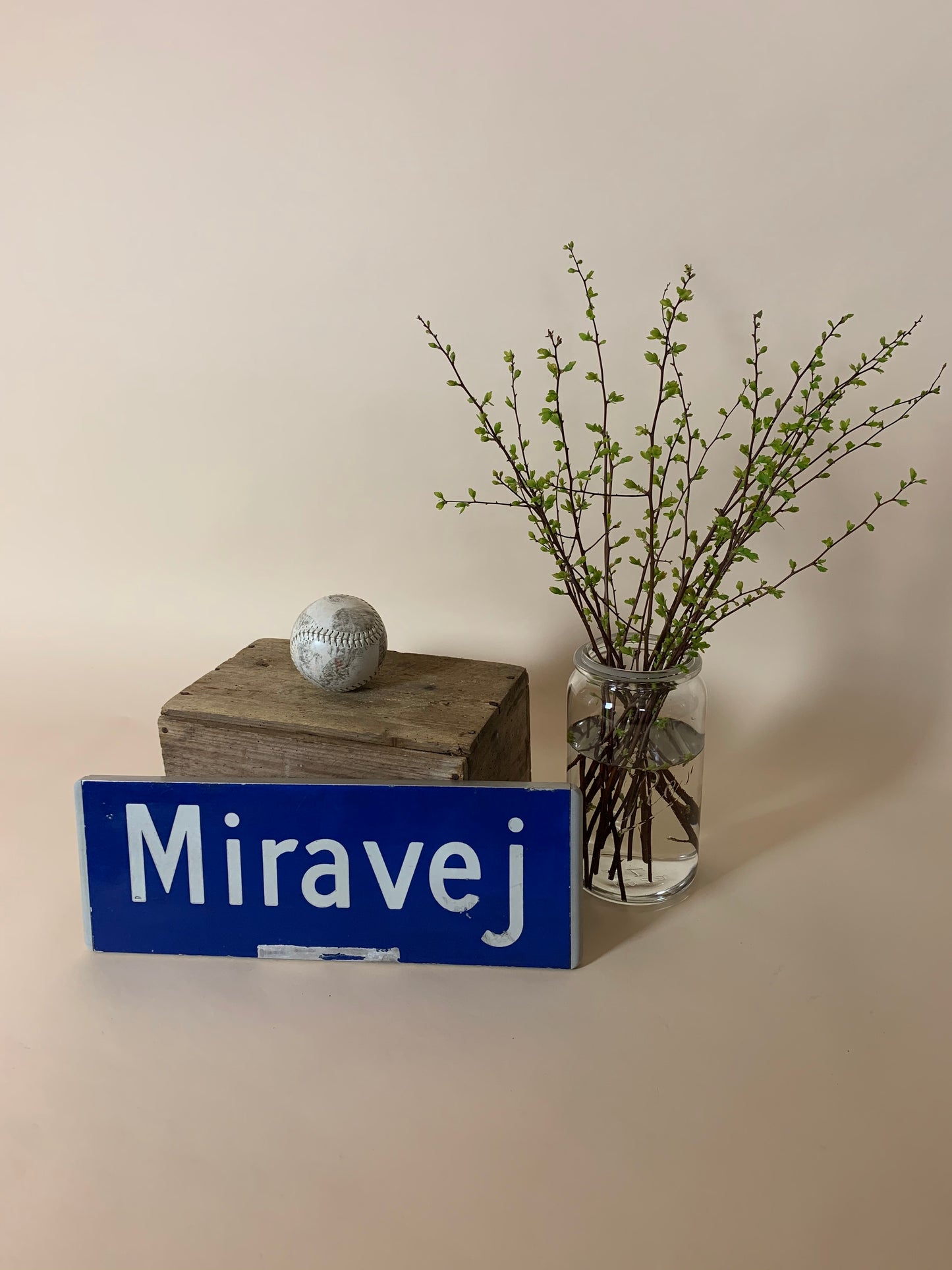 Vägskylt - Miravej