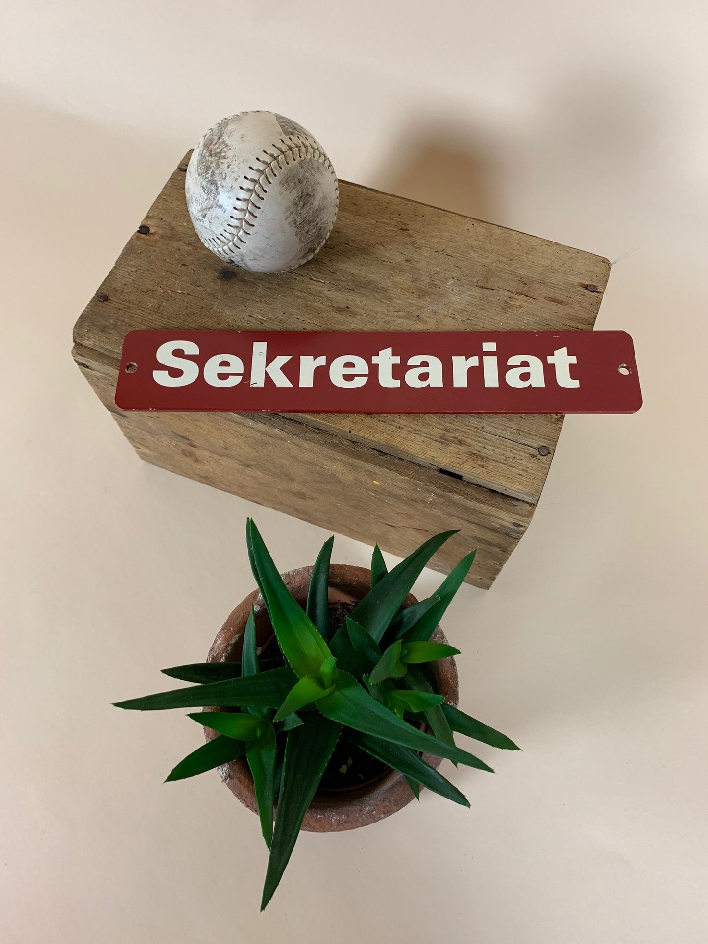 Rolig skylt - sekretariat