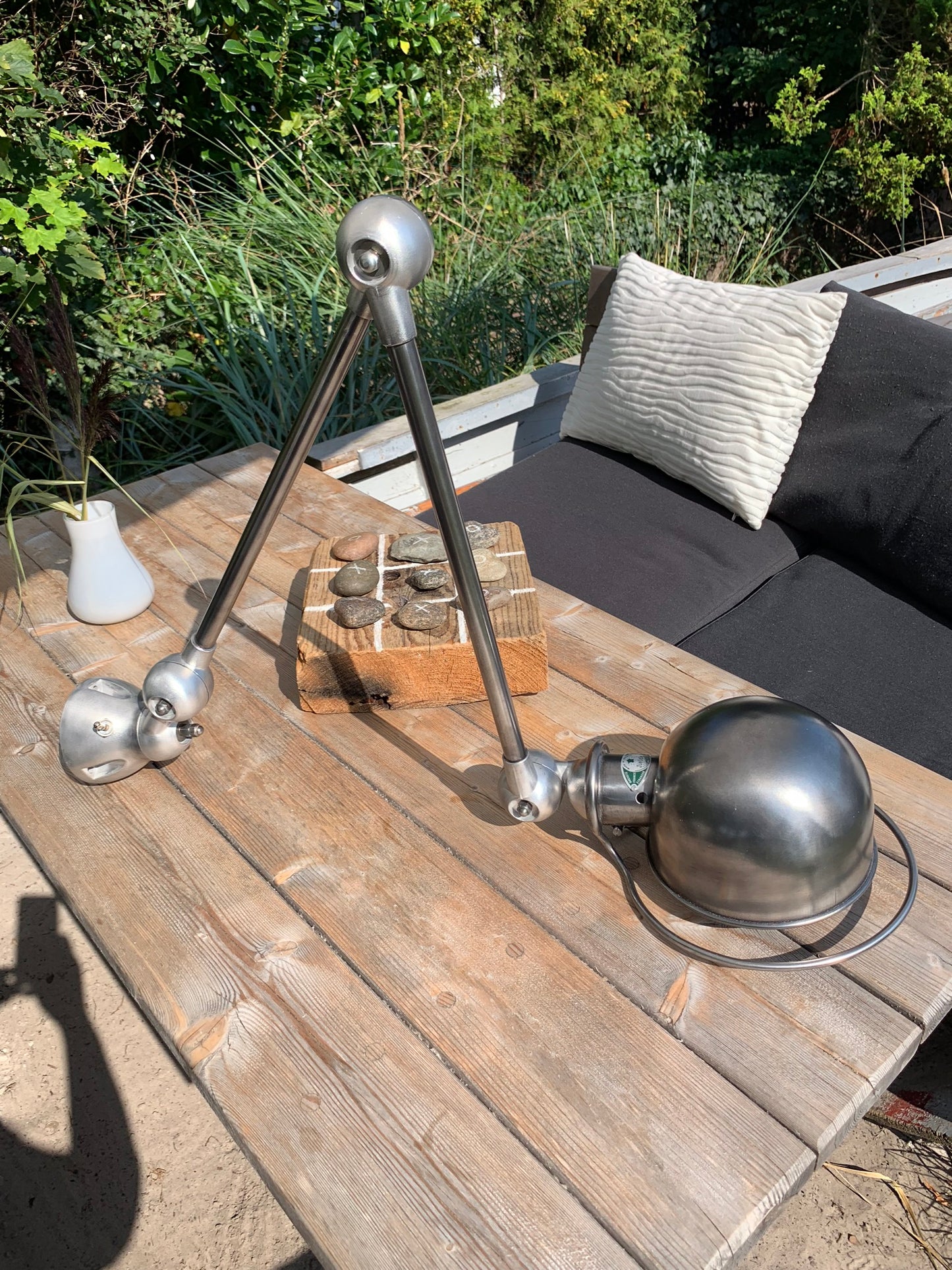 Jieldé vägglampa med två armar och strömbrytare