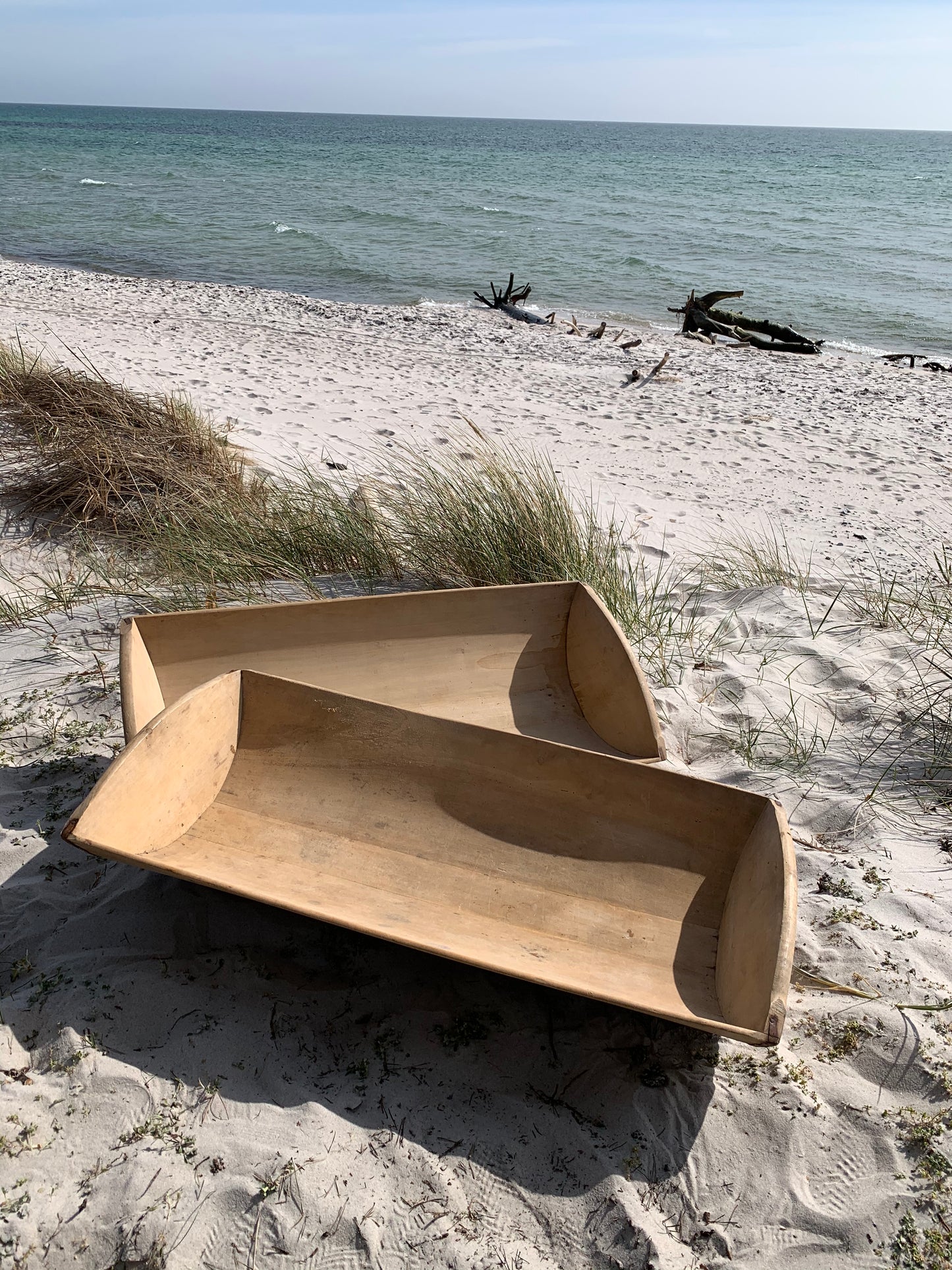 Stort tråg med vackra järnbeslag - Priset är pr PCS.