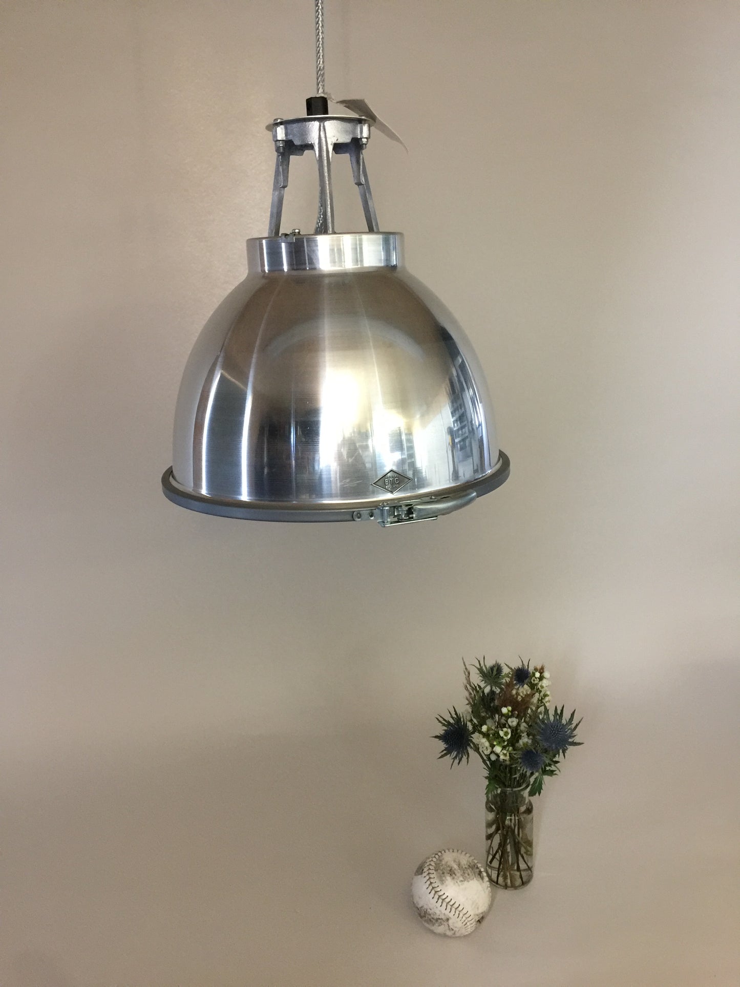 Original BTC lampa - Titan med sandblästrat glas