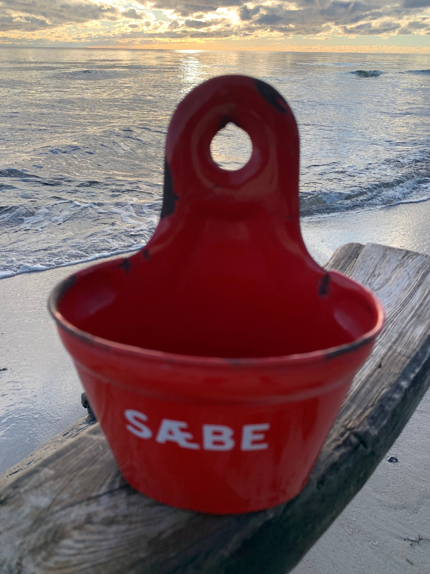 Emaljkärl från Glud och Marstrand