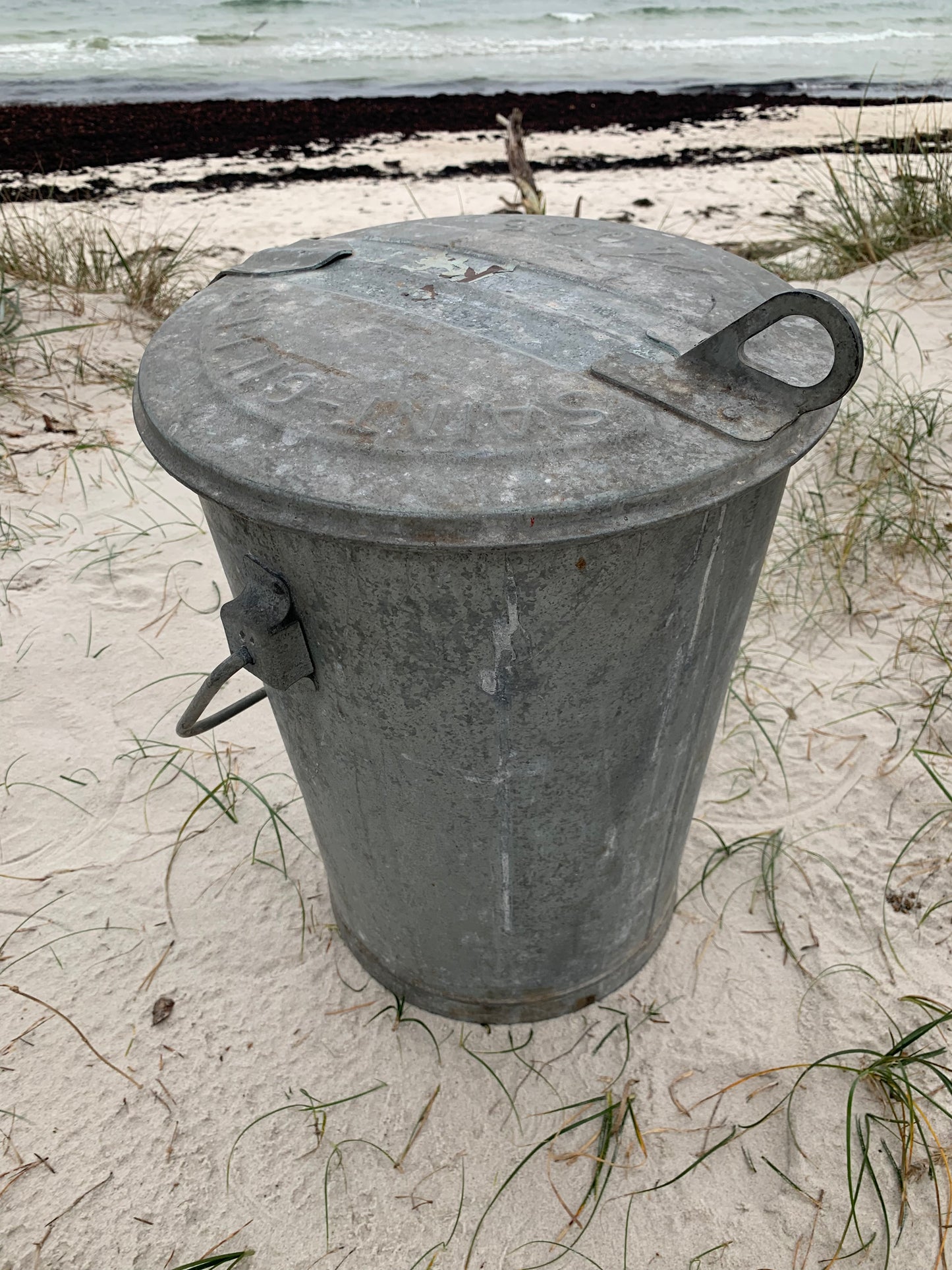 Fransk zinkhink med lock