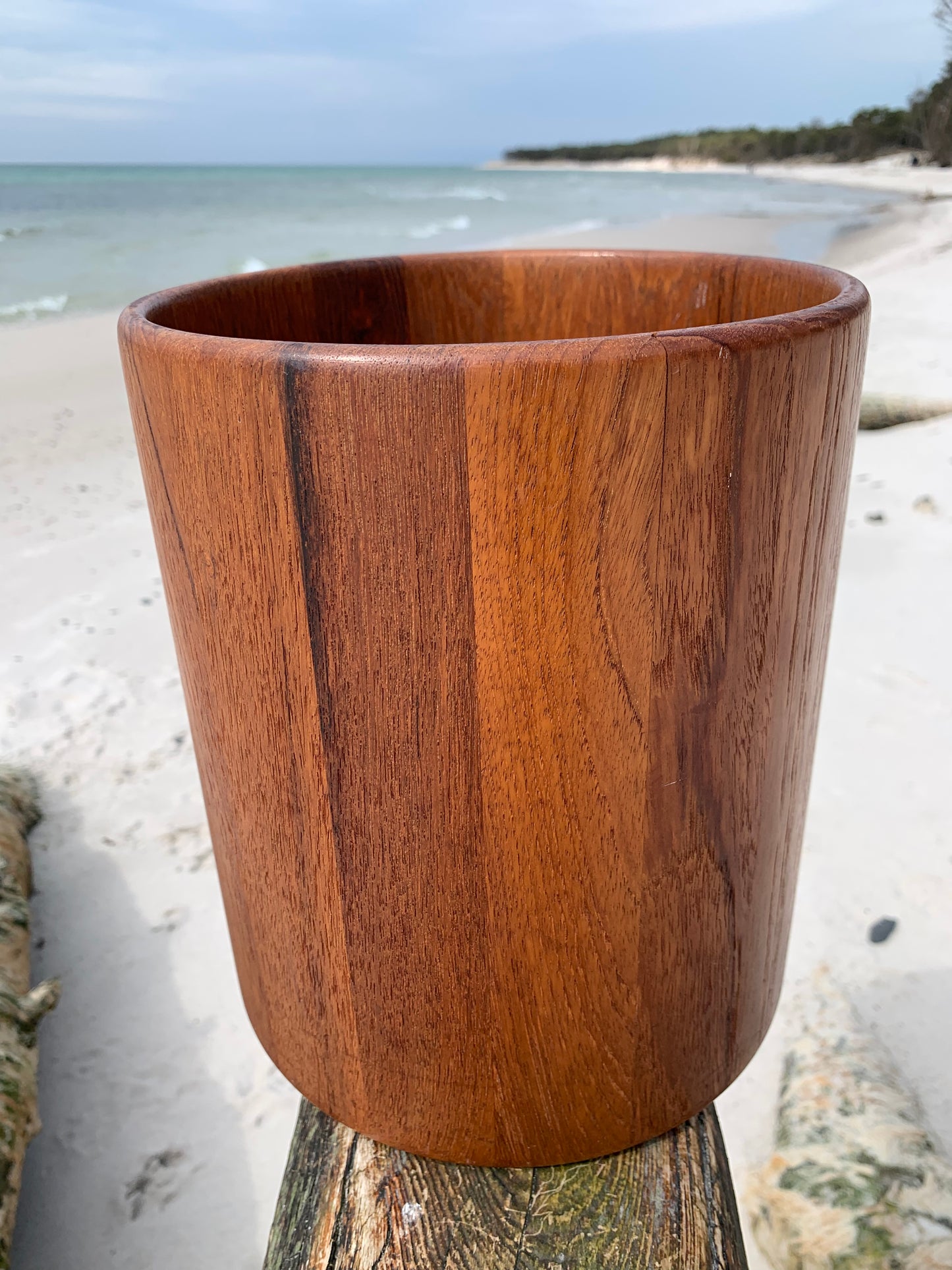 Papperskorg i teak