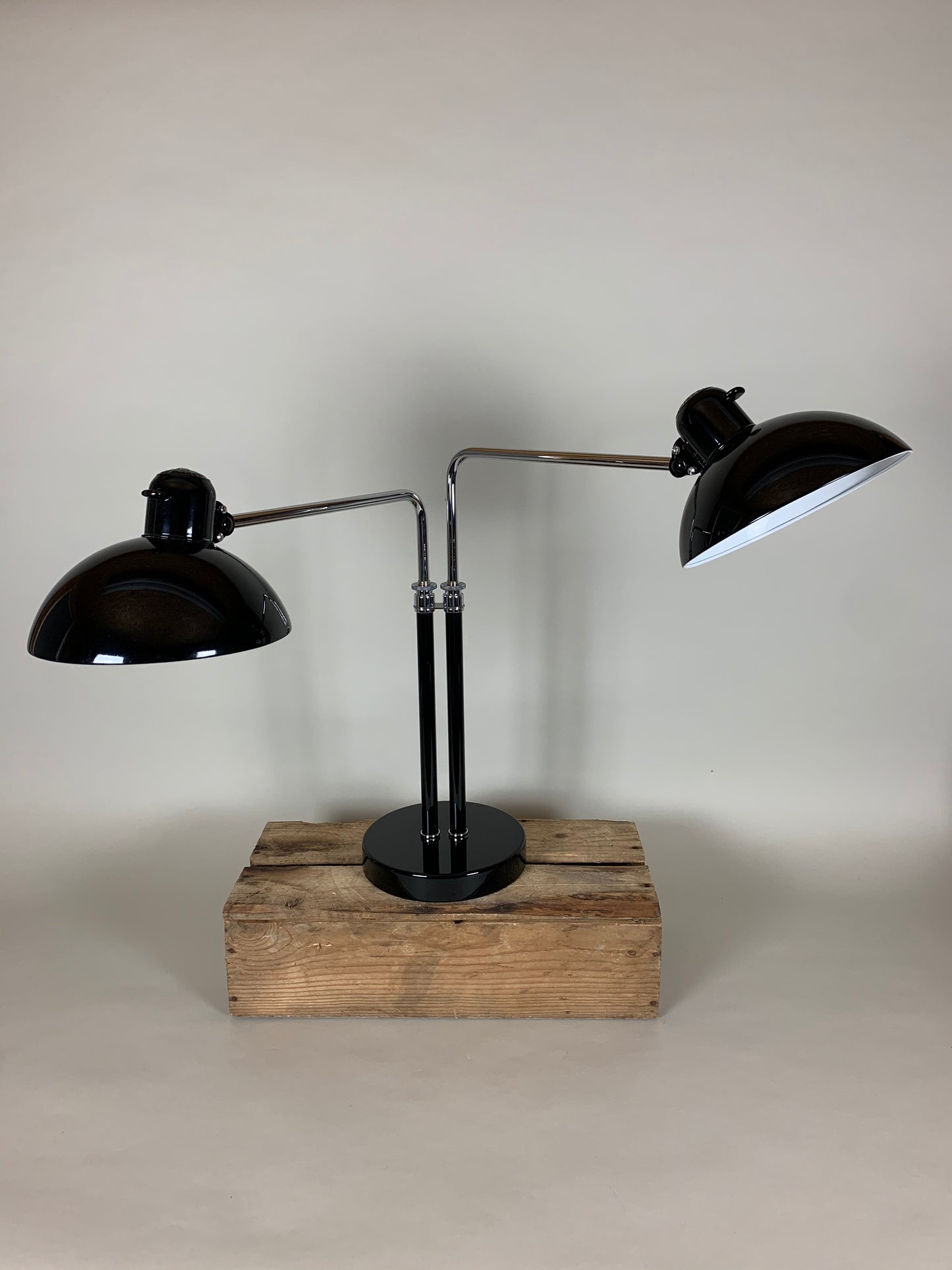 Kaiser Idell 6580 - Dubbel bordslampa