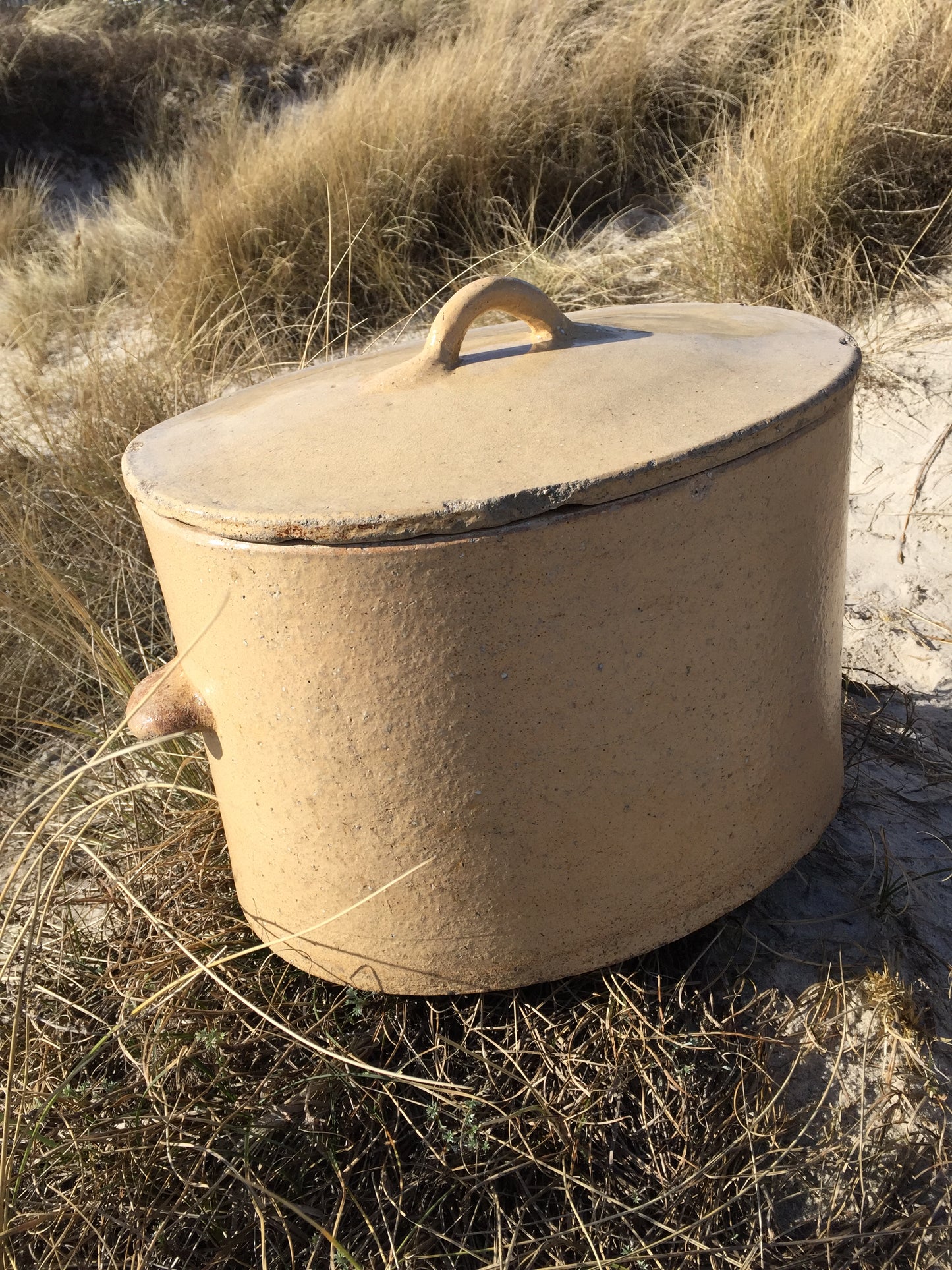 Mycket stor och mycket läcker fransk burk med lock