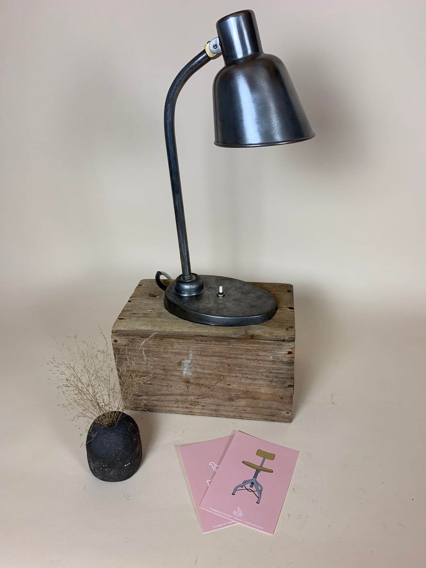 Lampa designad av Christian Dell för Bünte och Remmler
