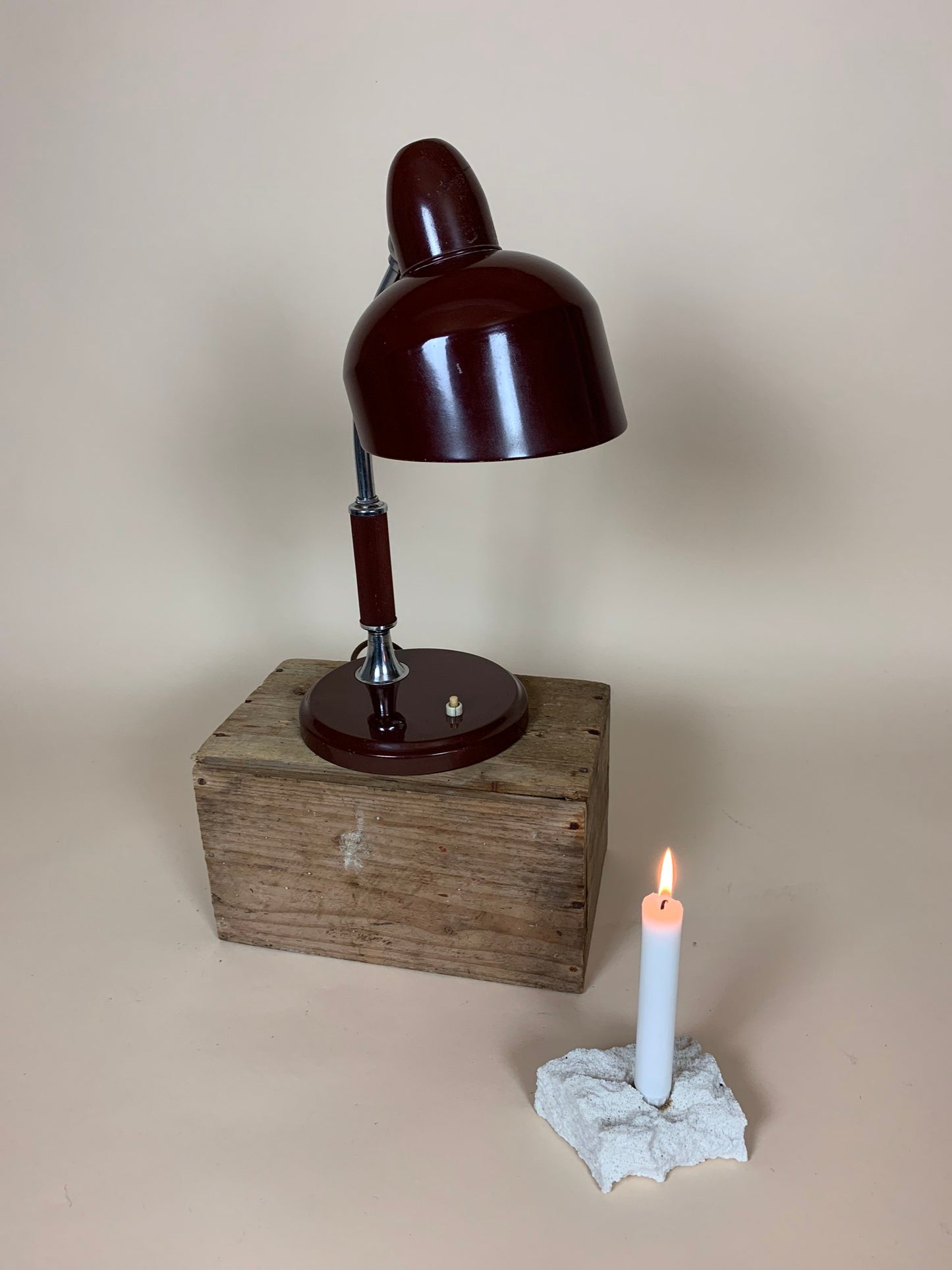 Escolux bordslampa i brunt