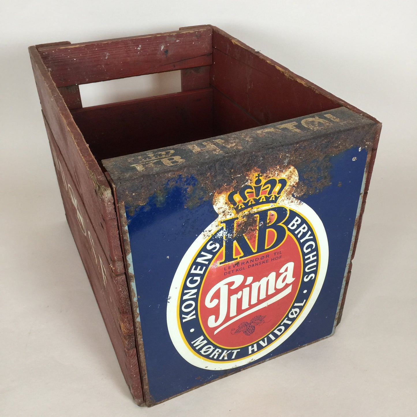 Skyltar för gamla ölbackar i trä