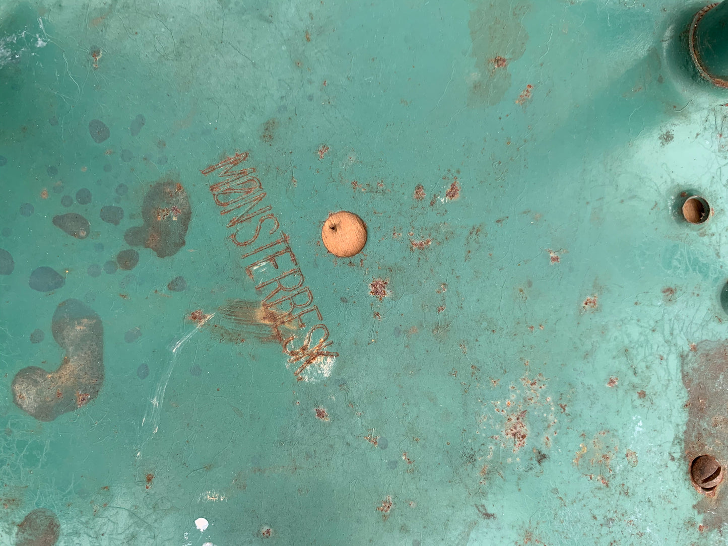 Industriell pall med mycket patina