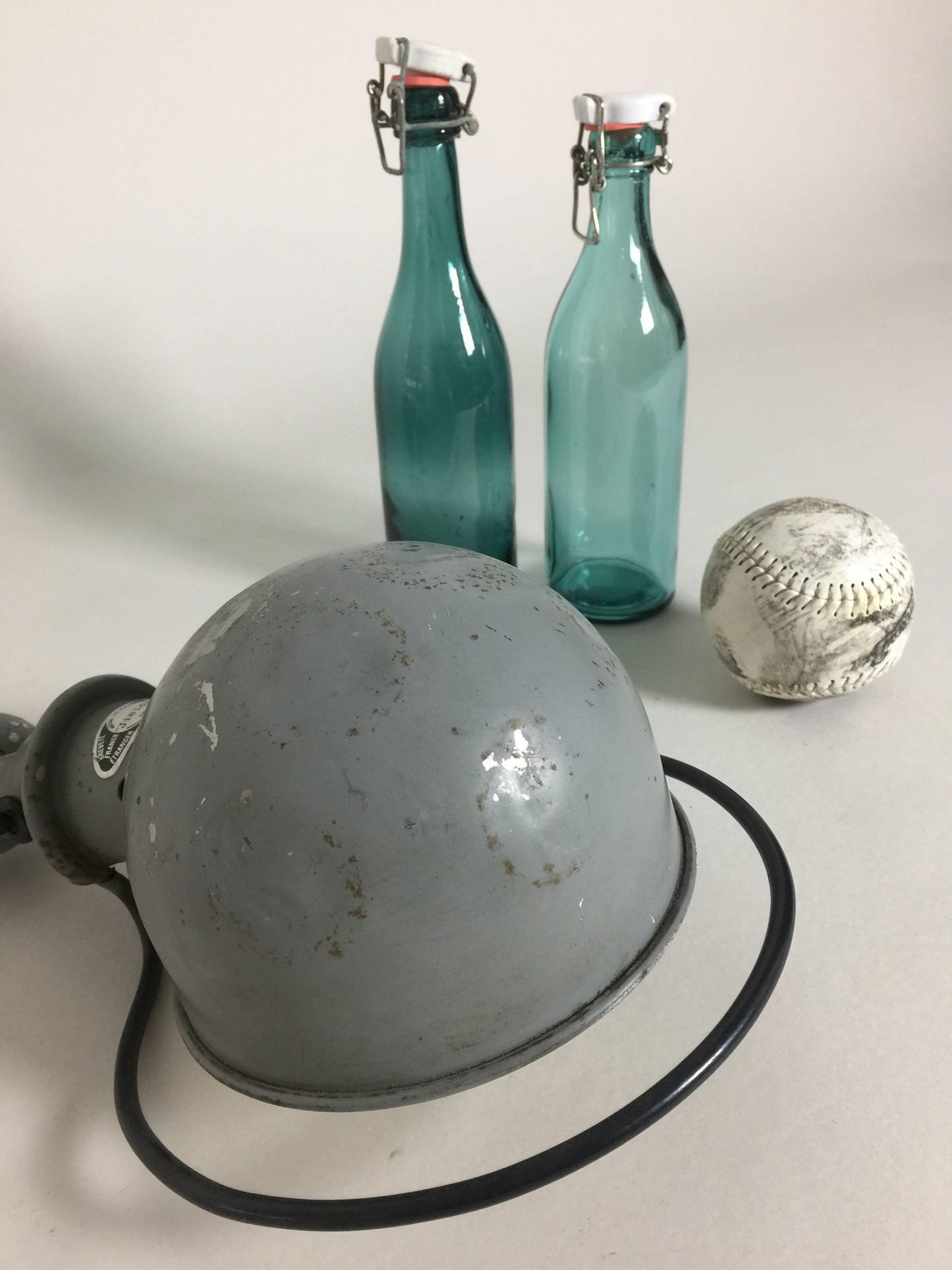 Jieldé lampa i grått med strömbrytare