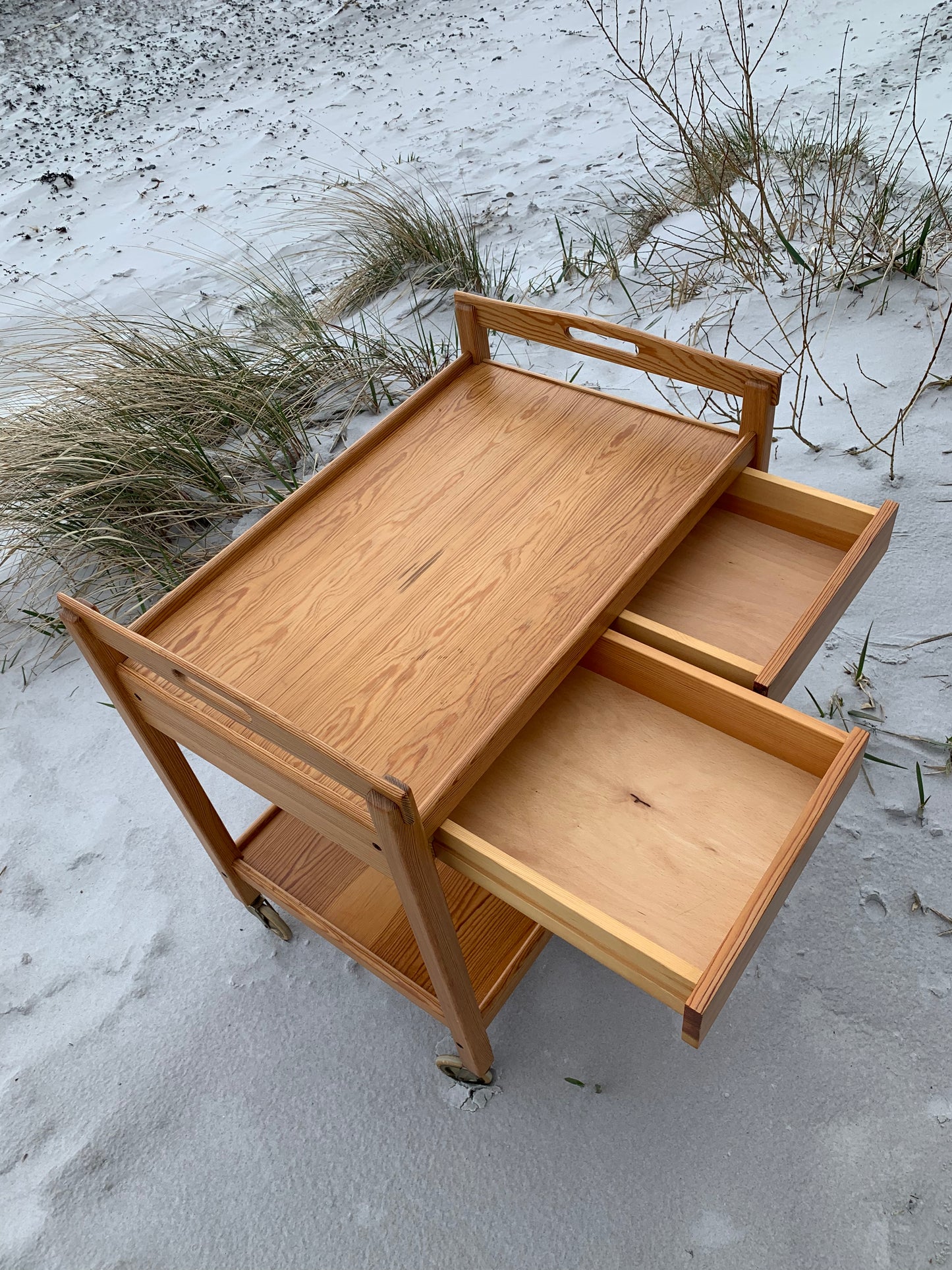 Bord eller barvogn med hjul