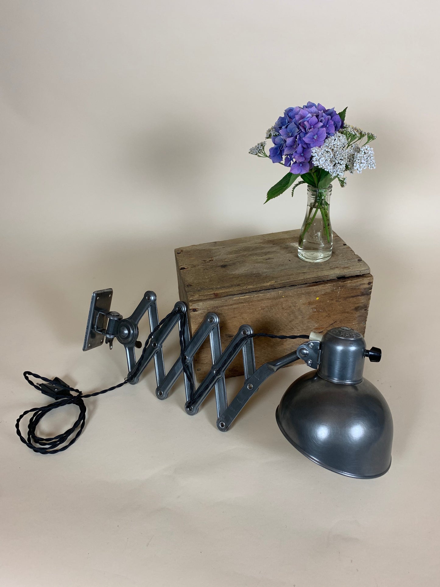 Kaiser Idell 6718- Saxlampa i råversion