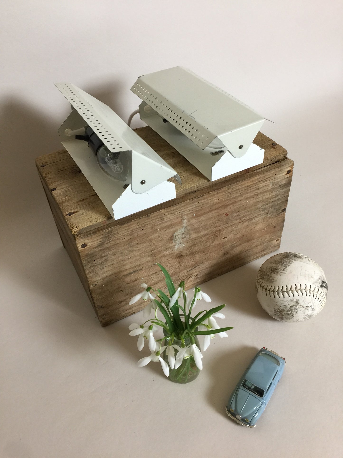 Fin och gammal sänglampa - Hamalux (pris är per styck)