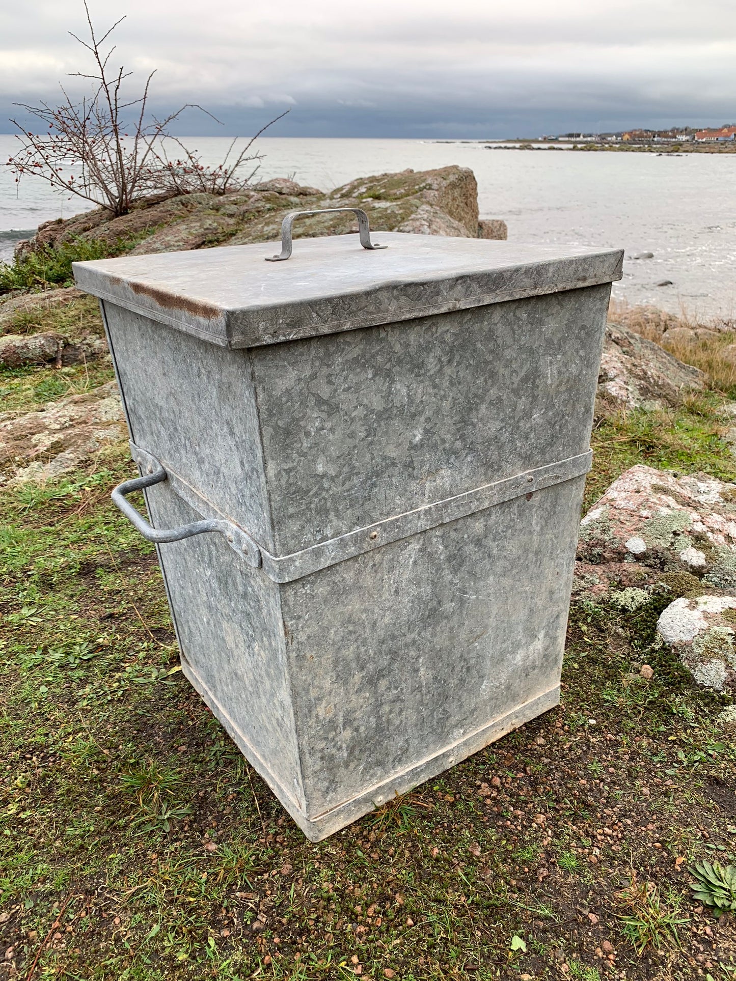 Förvaringslåda med lock