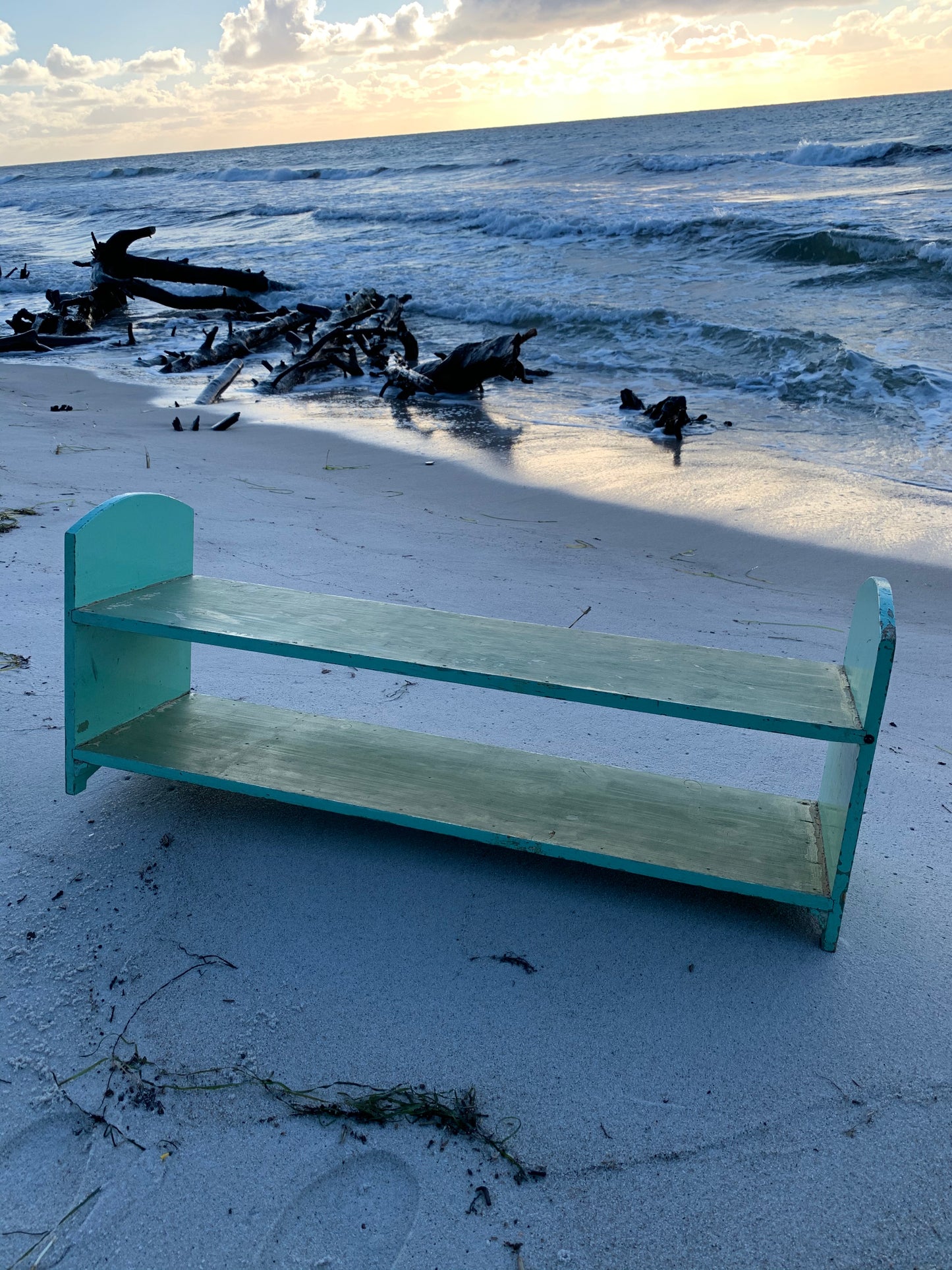 Fin bokhylla med vackra detaljer