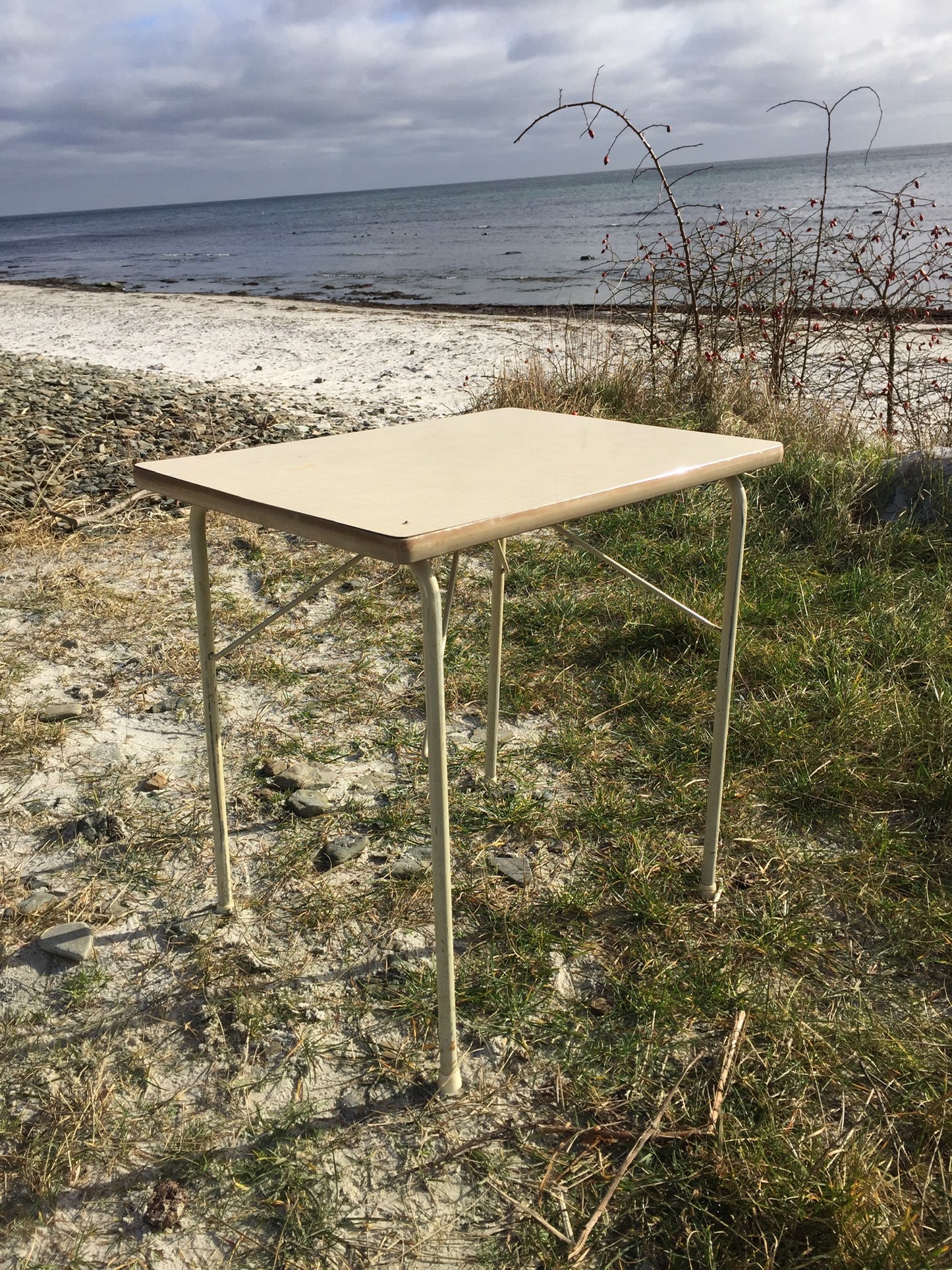 Vackert fällbord med en rolig historia