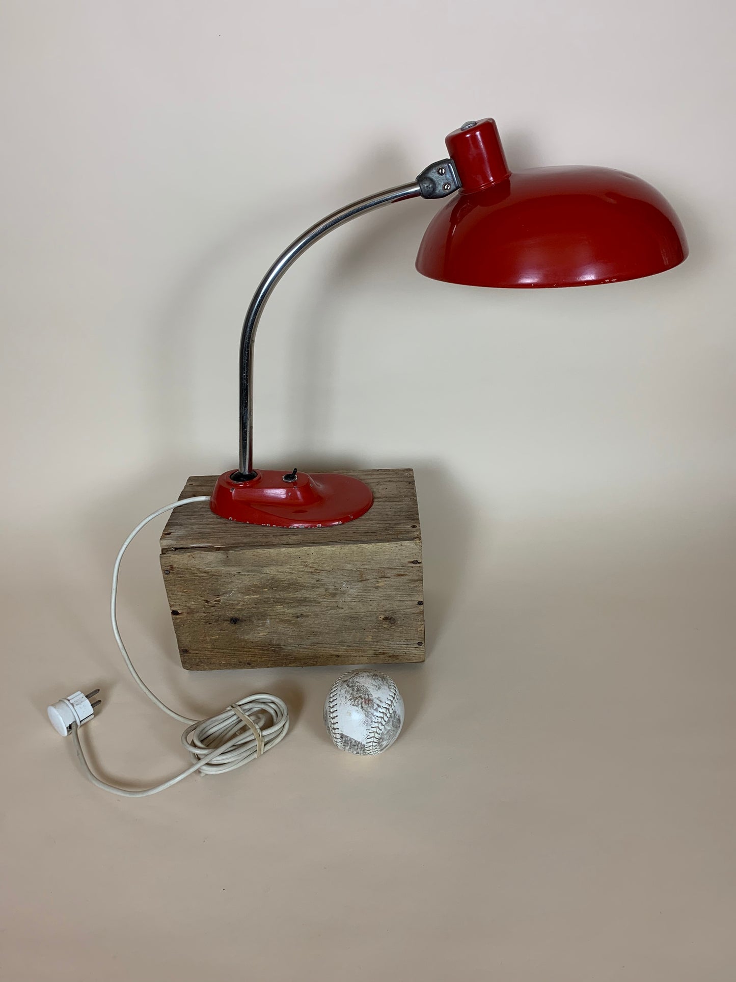 Marianne Brandt bordslampa - Röd