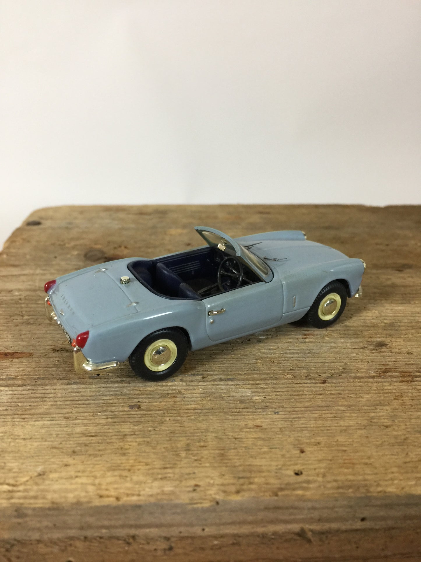 Fin Triumph Spitfire modellbil