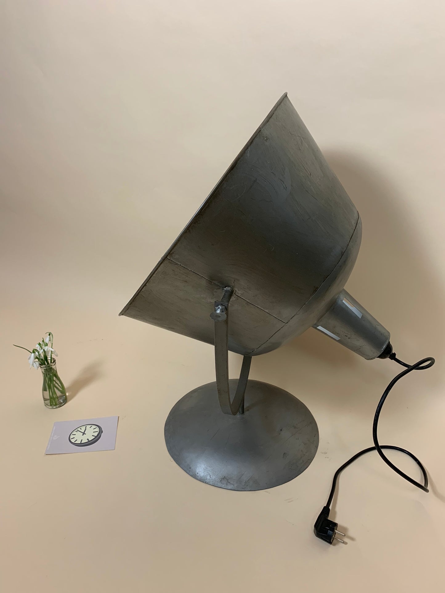 Stor industriell golvlampa