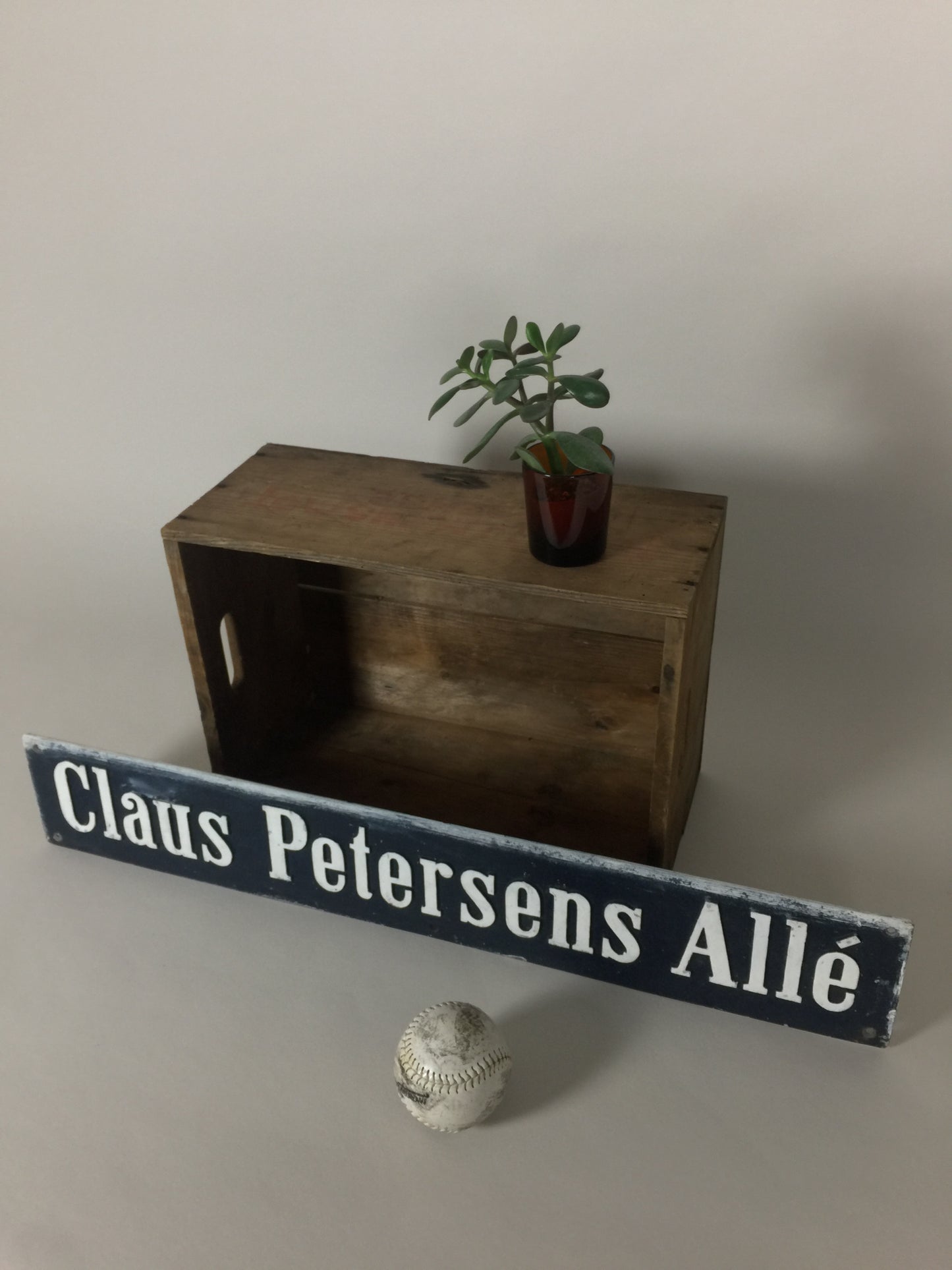 Vägskylt Claus Petersens Allé