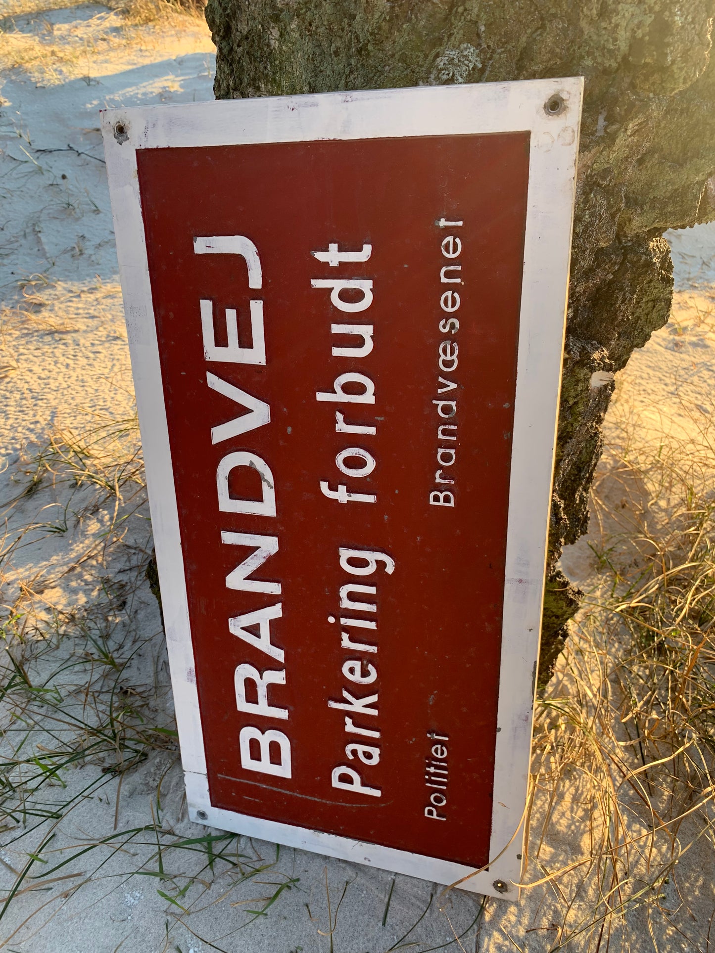 Skylt - brandväg