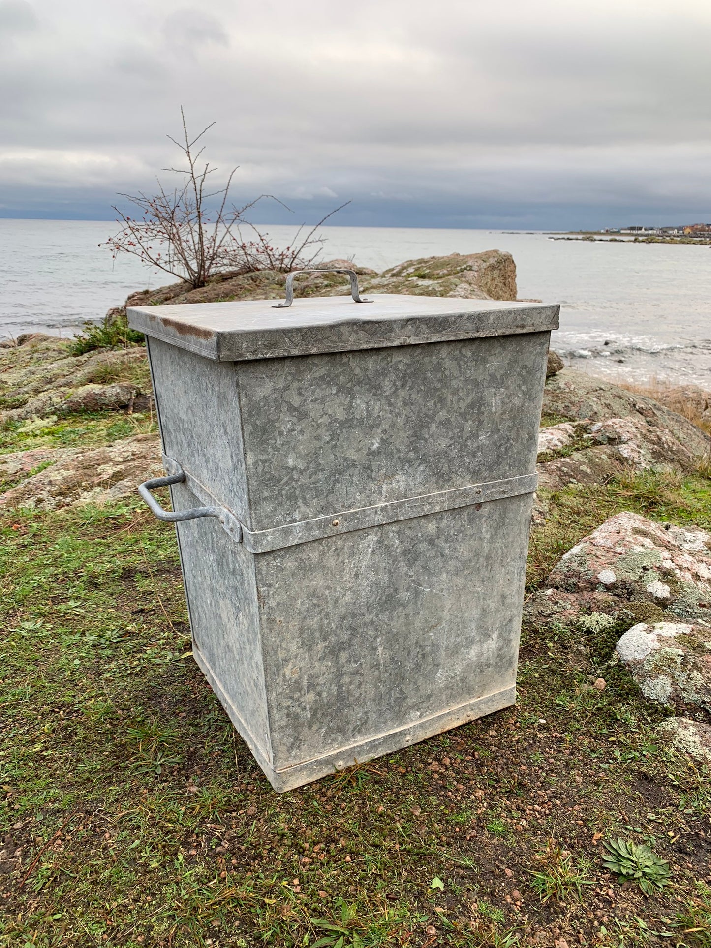 Förvaringslåda med lock