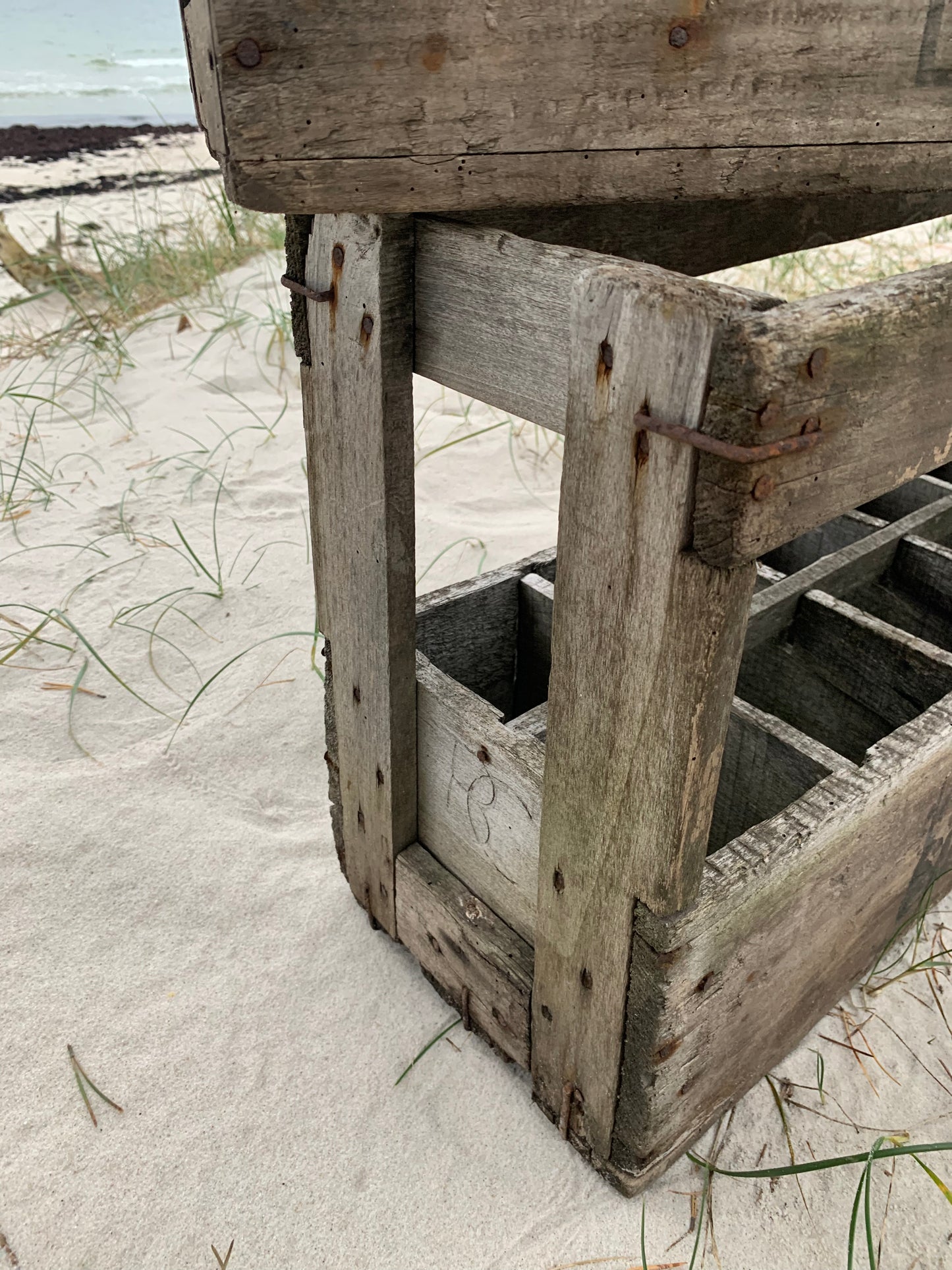 Gammalt flaskfodral med patina