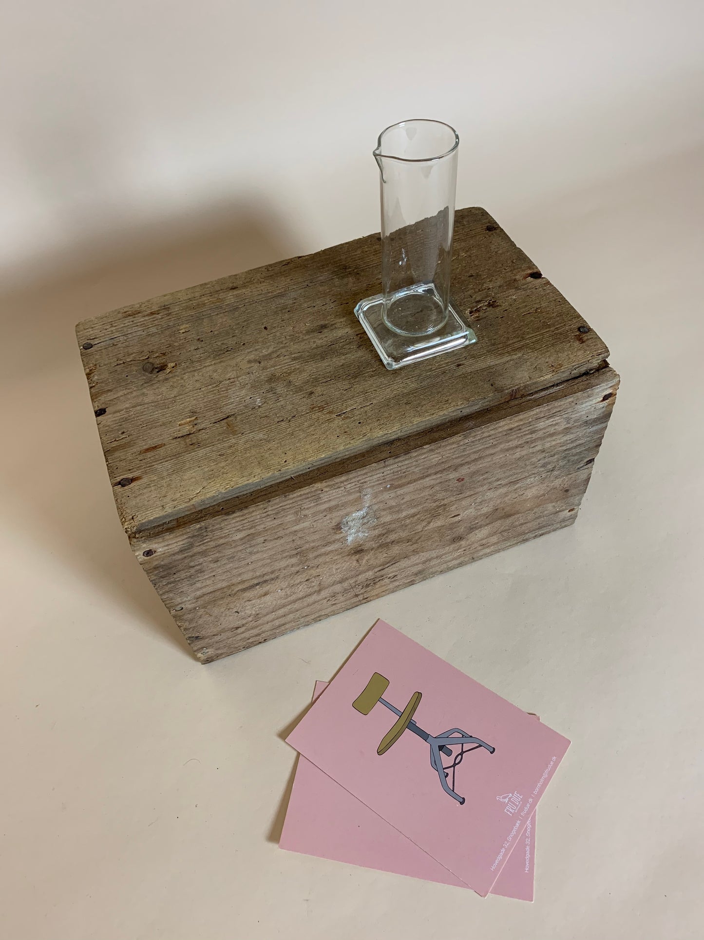 Laboratorieglas med fyrkantig botten