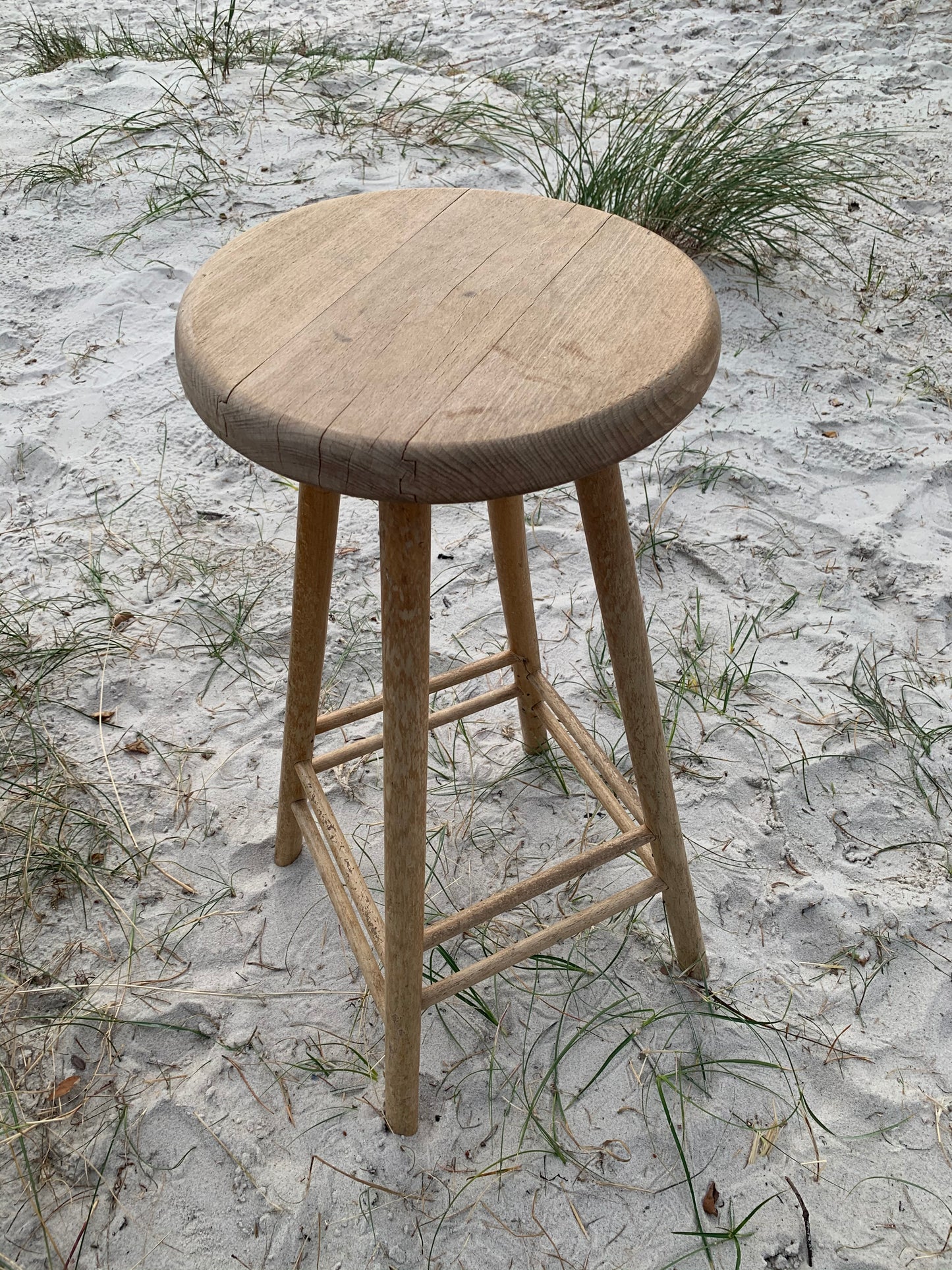 Hög träpall