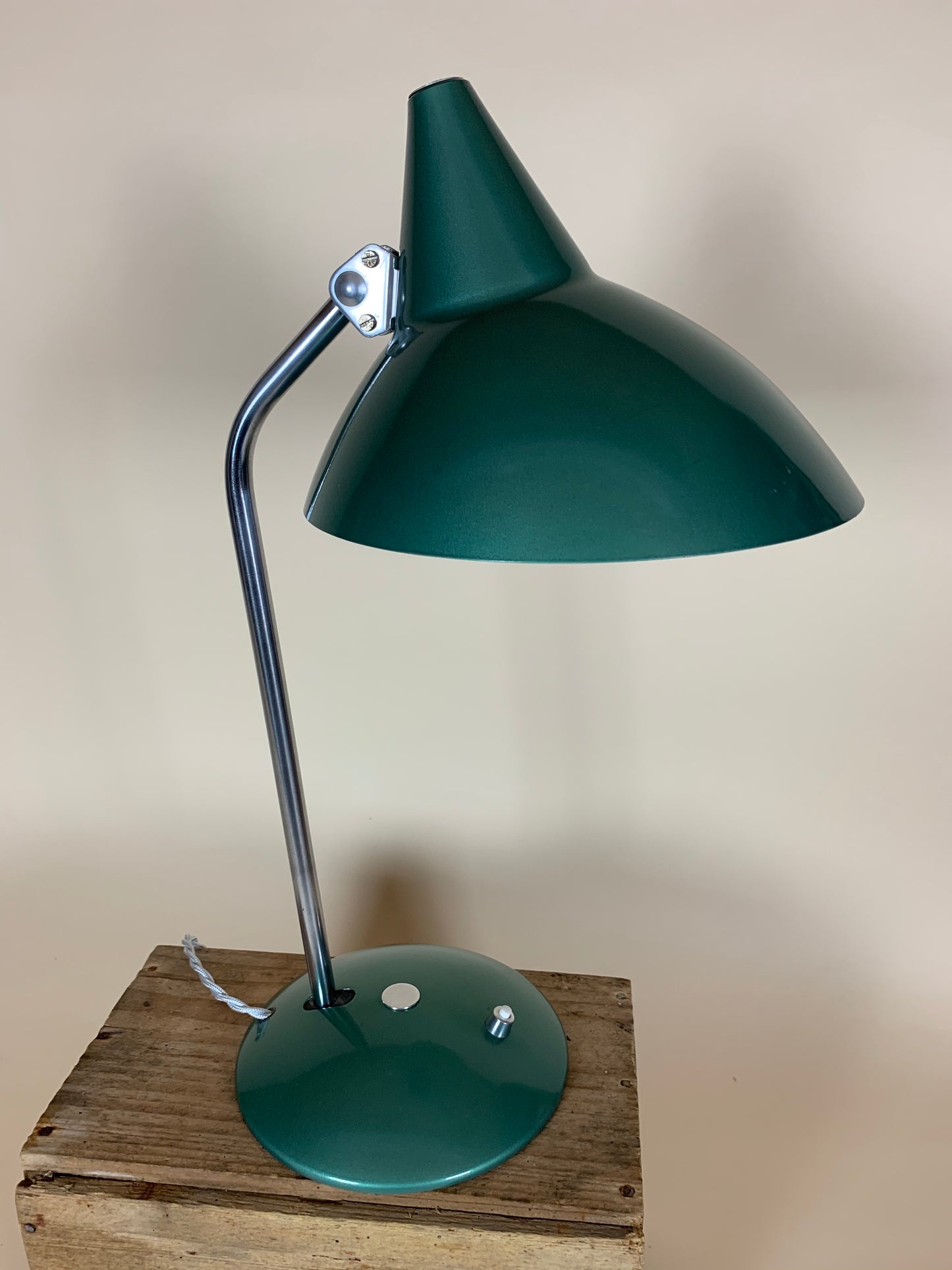 Helo bordslampa - Grön metallic lack