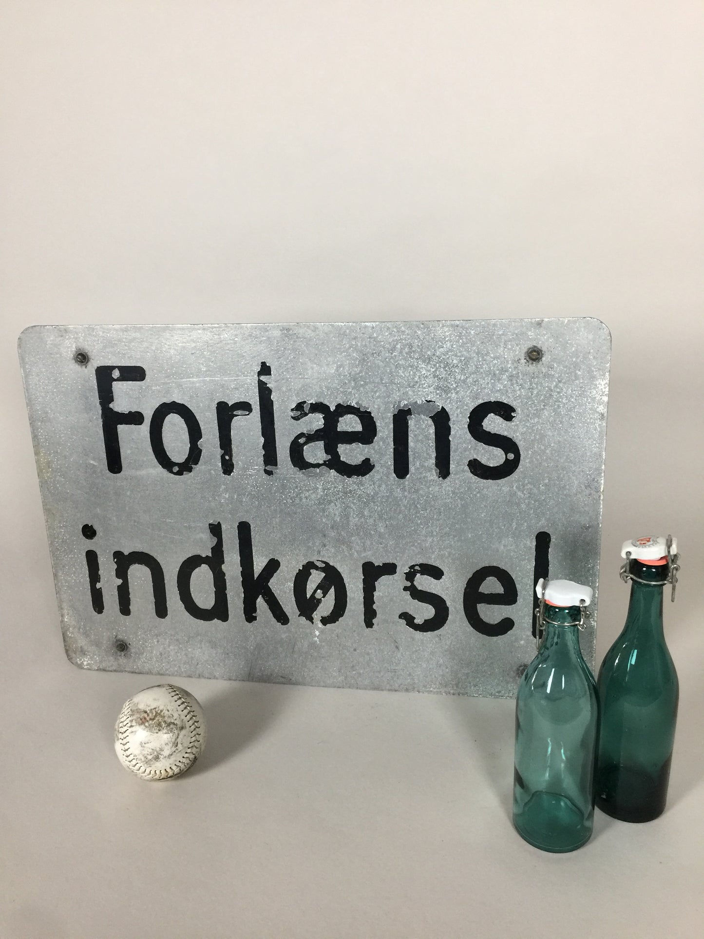 Roligt och grovt tecken